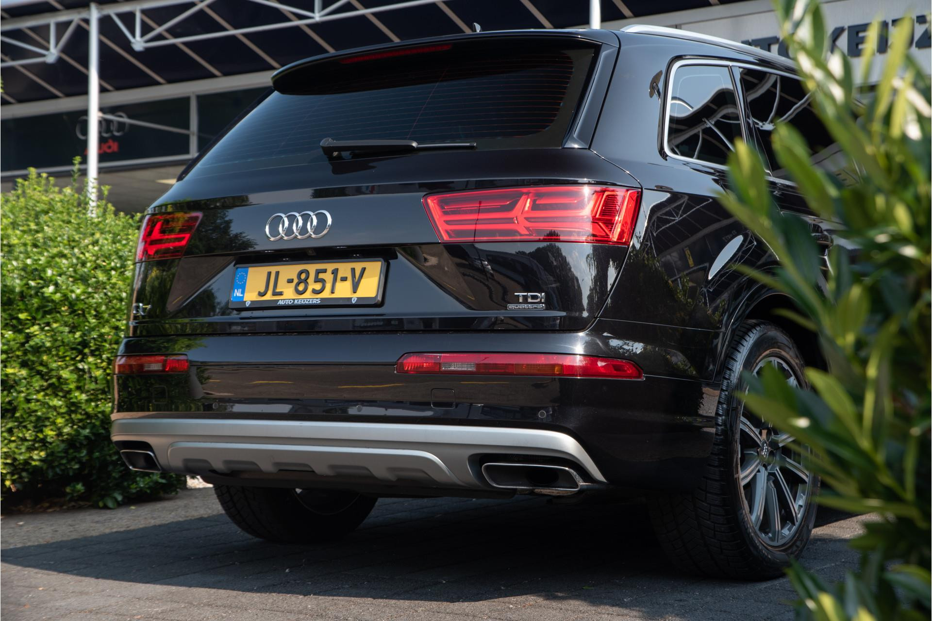 Audi Q7 3.0 TDI quattro Pro Line + 7p Luchtvering 2016 Orcazwart metallic 6