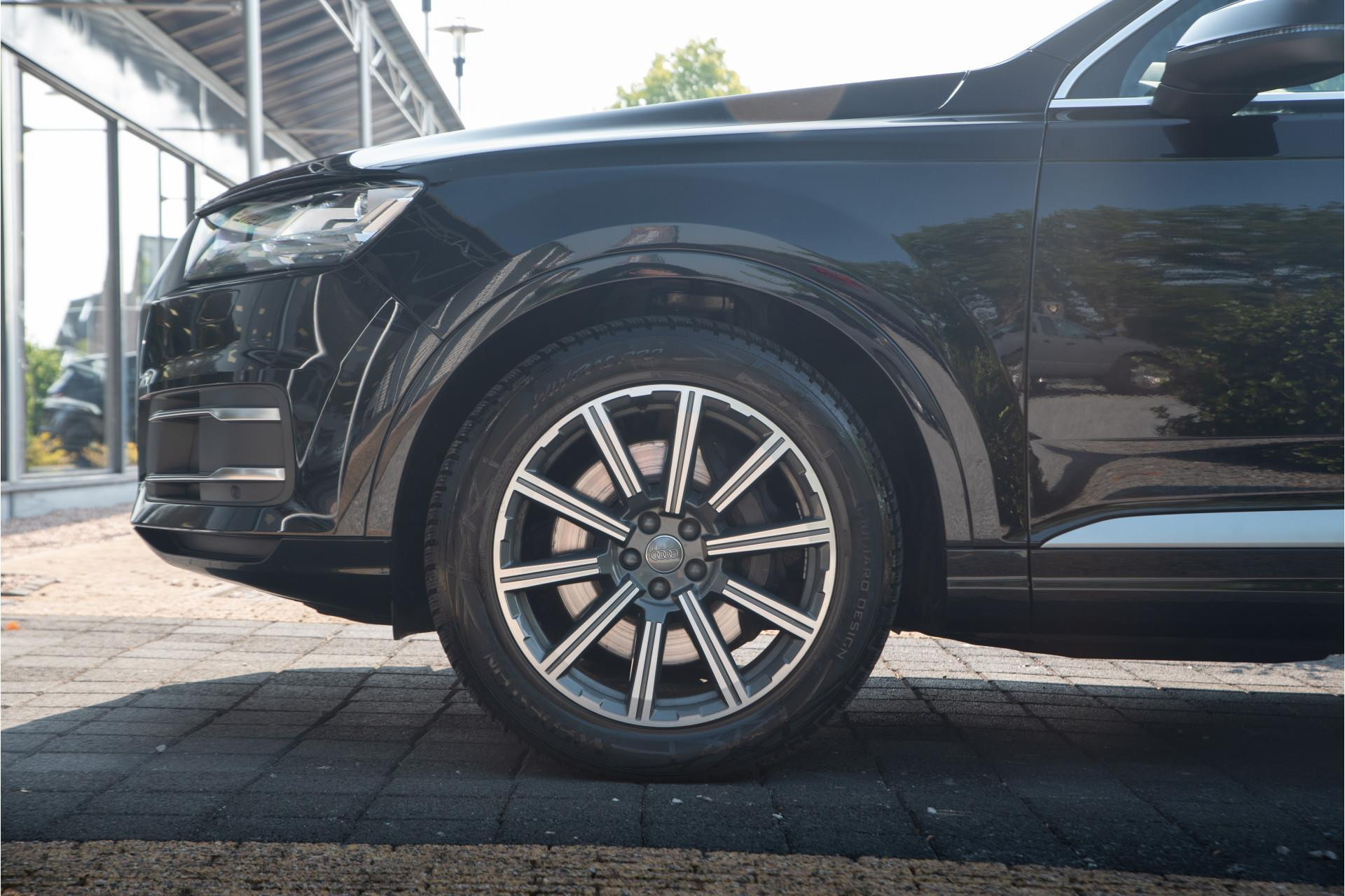Audi Q7 3.0 TDI quattro Pro Line + 7p Luchtvering 2016 Orcazwart metallic 7