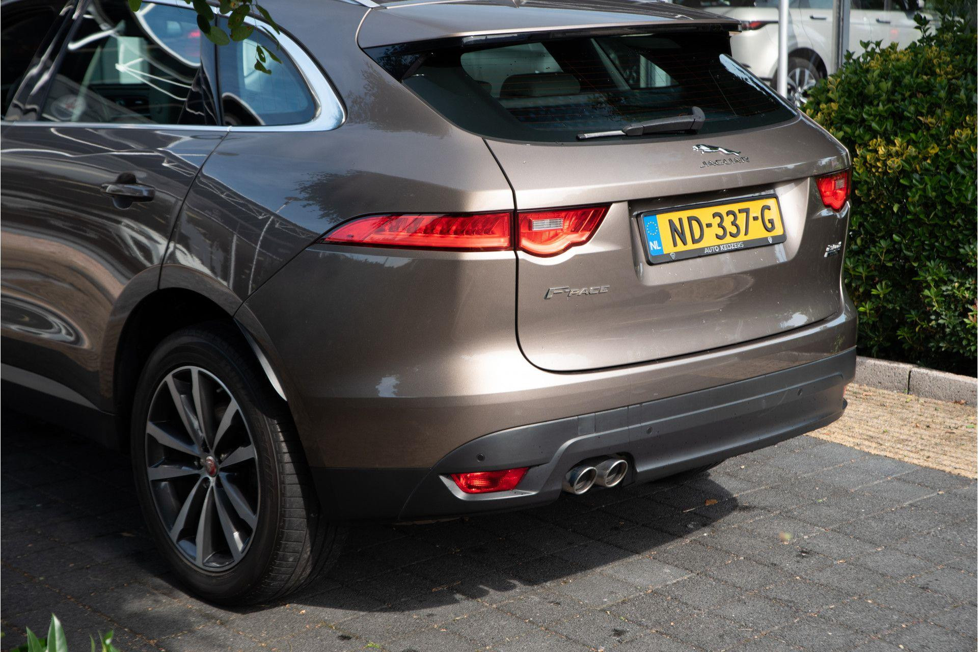 Jaguar F-Pace 2.0 Portfolio Pano AWD 20d 2017  27