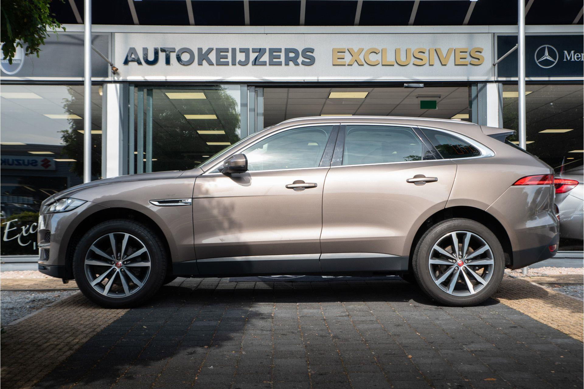 Jaguar F-Pace 2.0 Portfolio Pano AWD 20d 2017  3