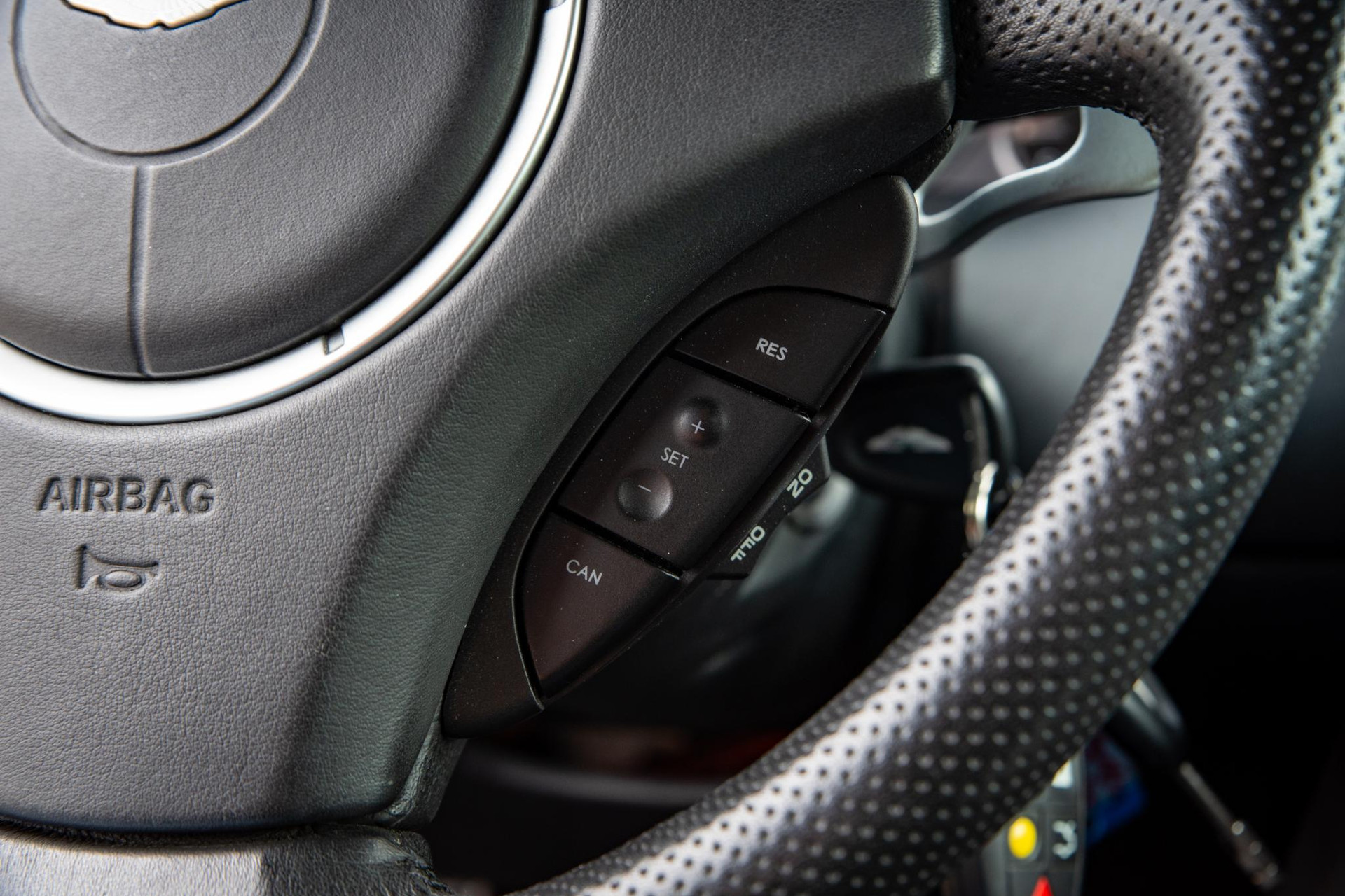 Aston Martin V8 Vantage Roadster 4.3 V8 Sportshift 2008  21