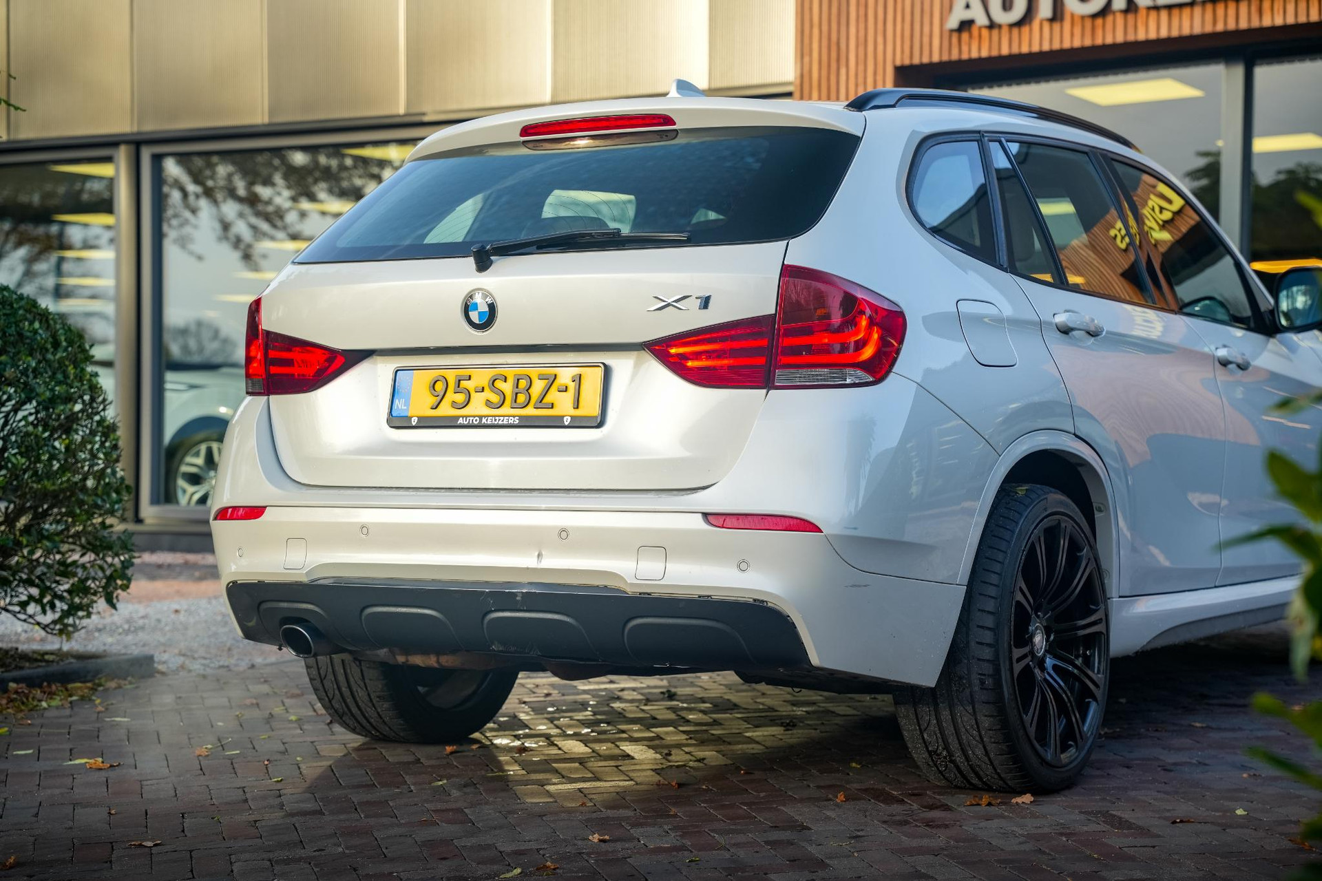 BMW X1 sDrive18i 2011 Mineralweiss metallic 11