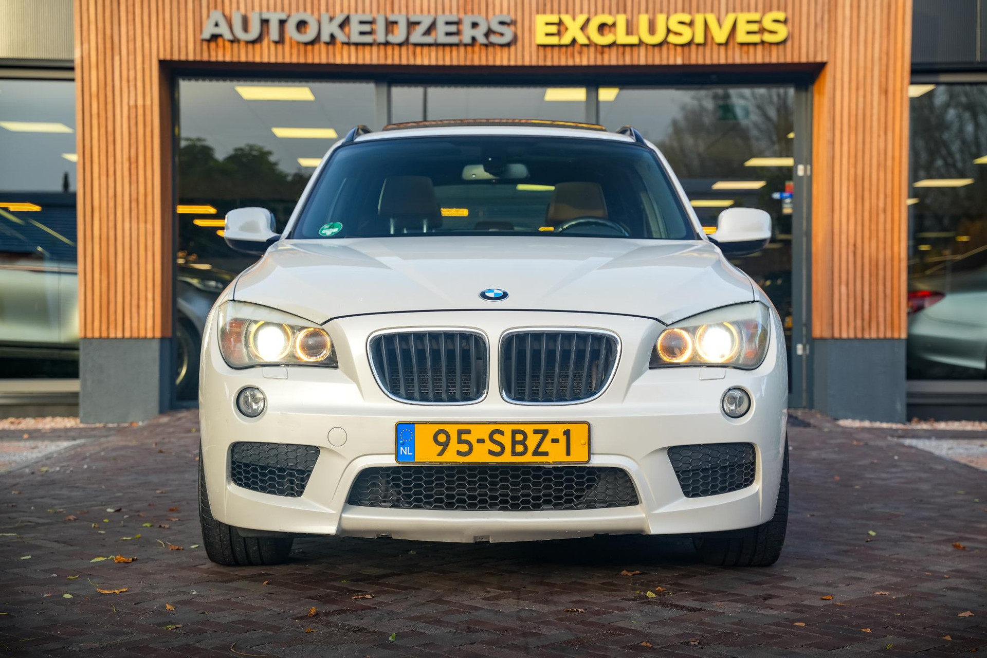 BMW X1 sDrive18i 2011 Mineralweiss metallic 3