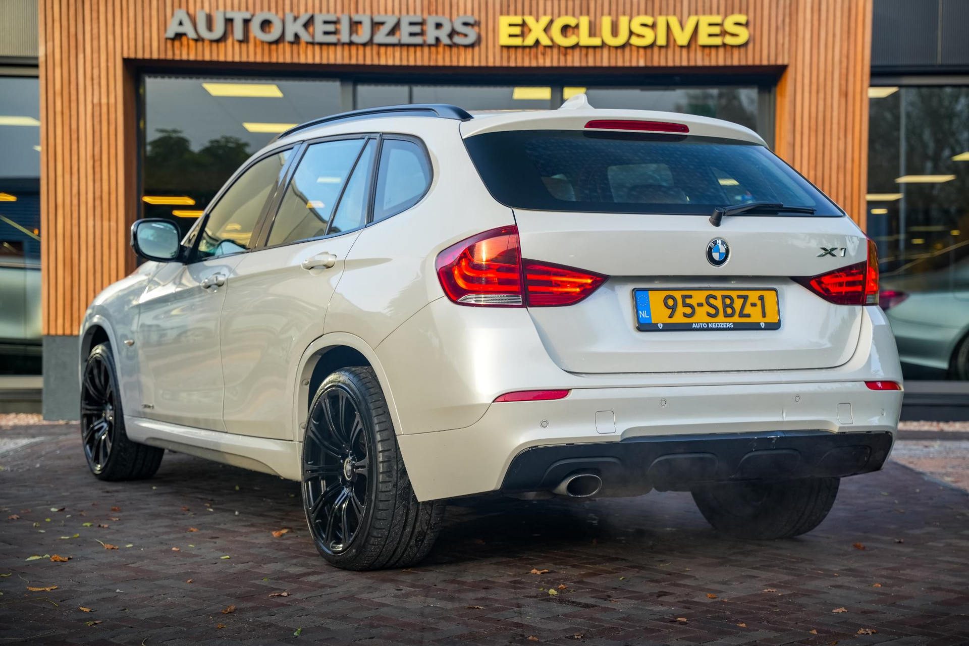 BMW X1 sDrive18i 2011 Mineralweiss metallic 7