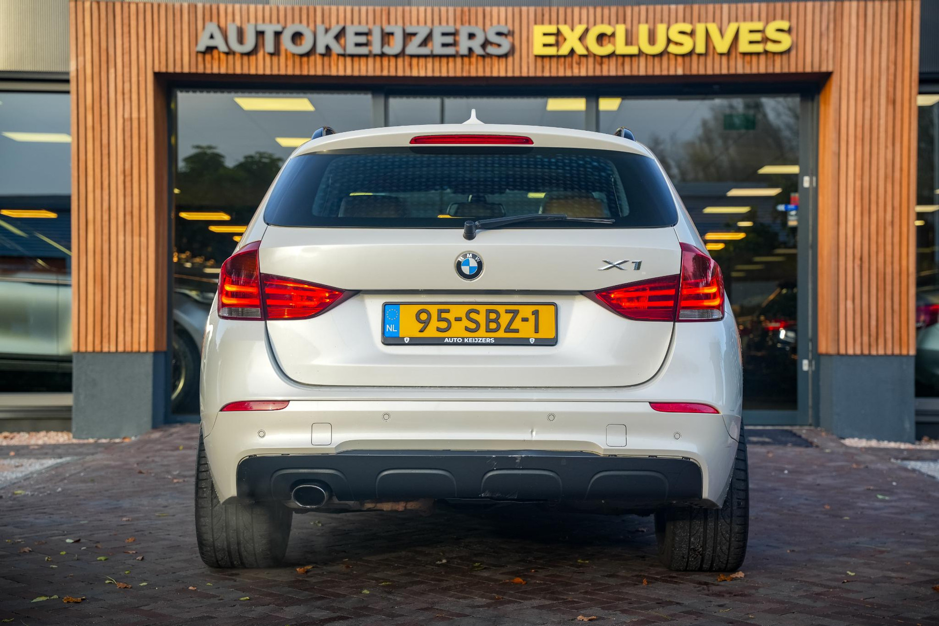 BMW X1 sDrive18i 2011 Mineralweiss metallic 9