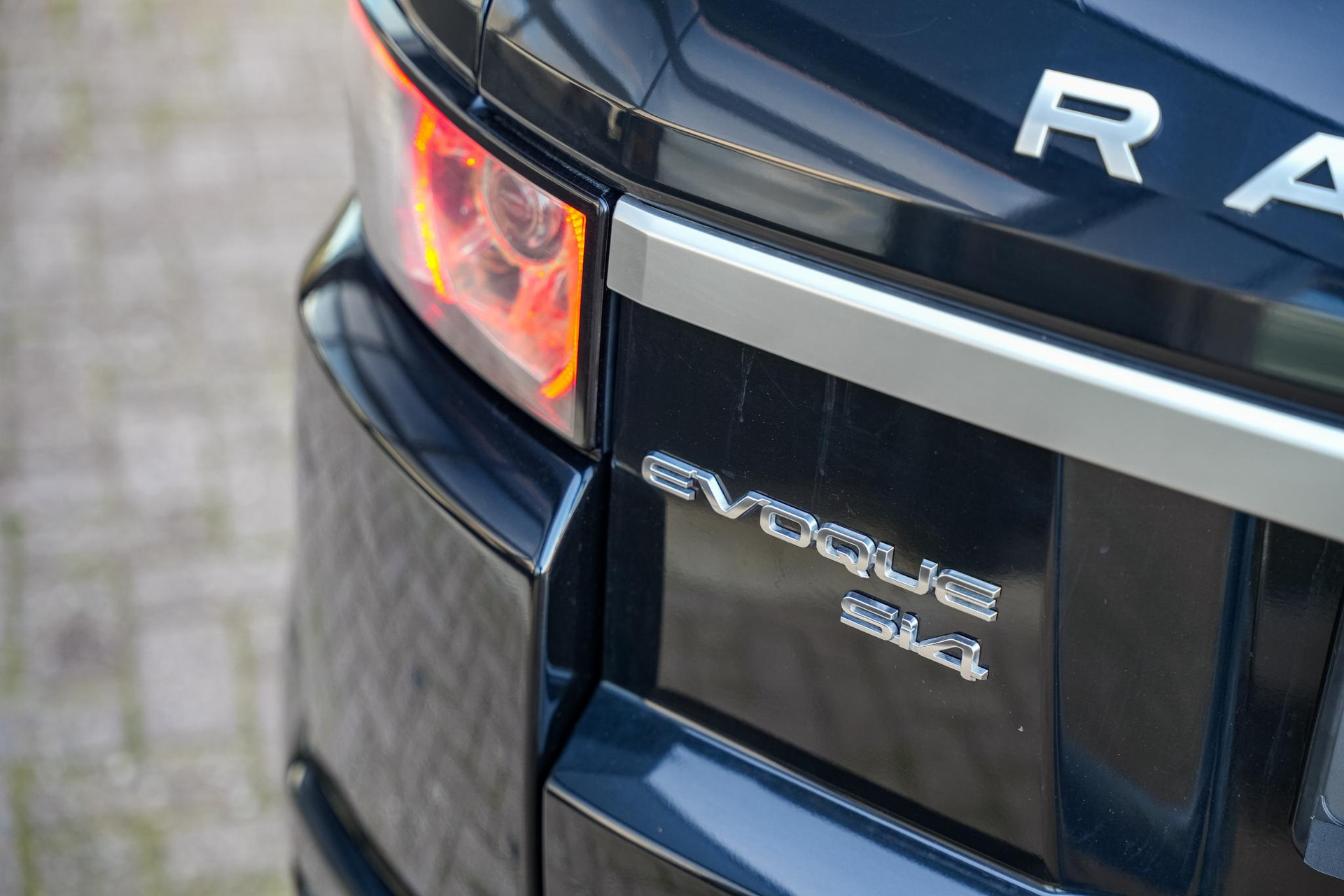 Land Rover Range Rover Evoque 2.0 Si 4WD Dynamic 2012 Zwart 33