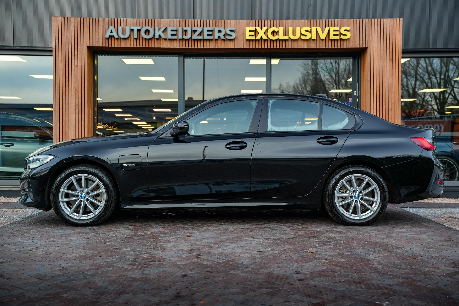 BMW 3-serie 320e Business Edition Plus 2021 Schwarz uni 5