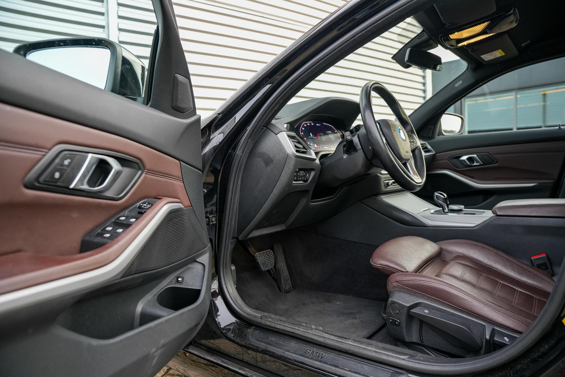 BMW 3-serie 320e Business Edition Plus 2021 Schwarz uni 6