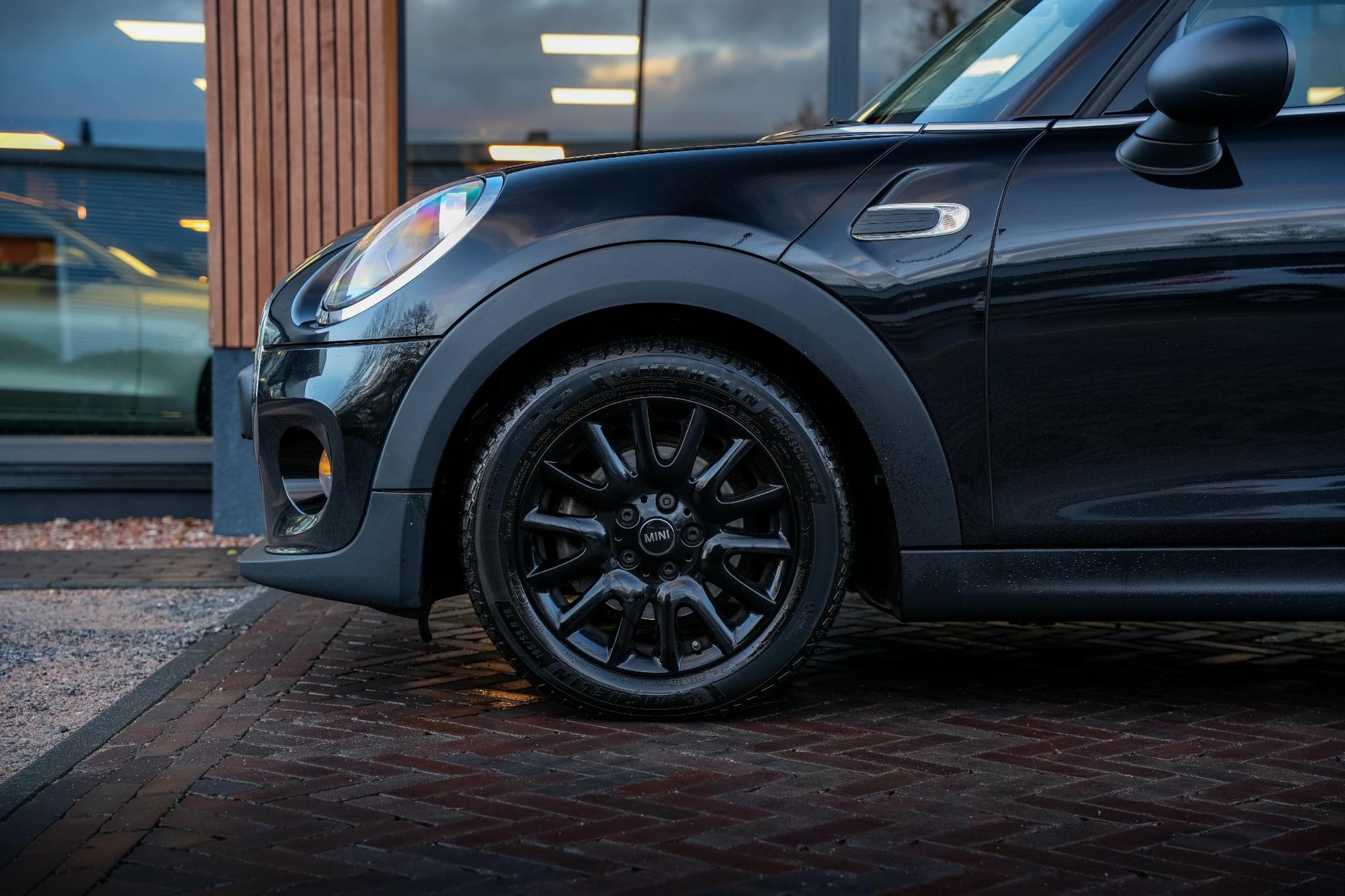 MINI 5-deurs 1.5 One 2019 Midnight black 12