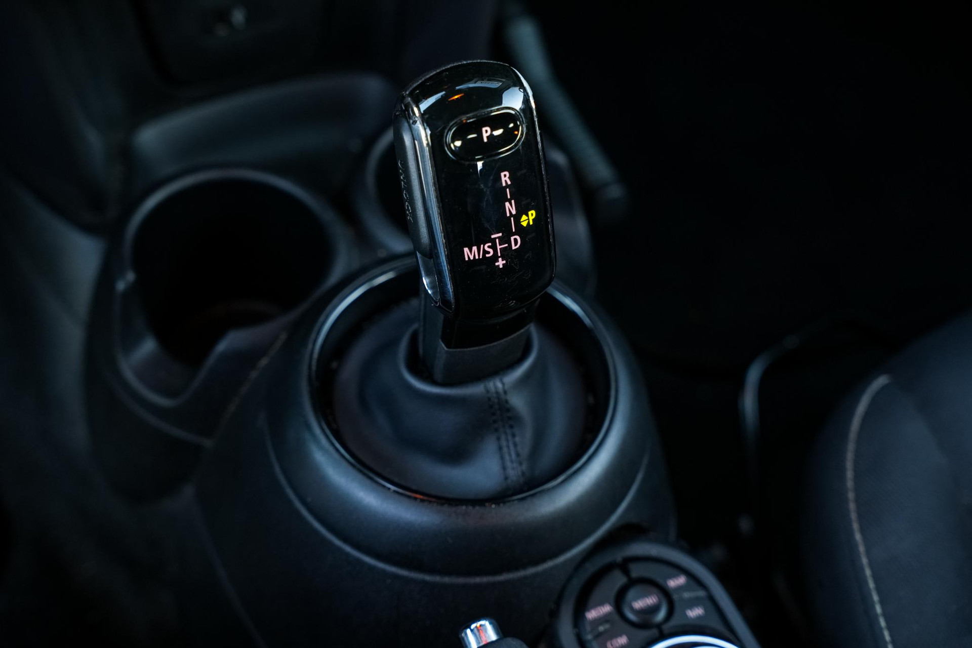 MINI 5-deurs 1.5 One 2019 Midnight black 15