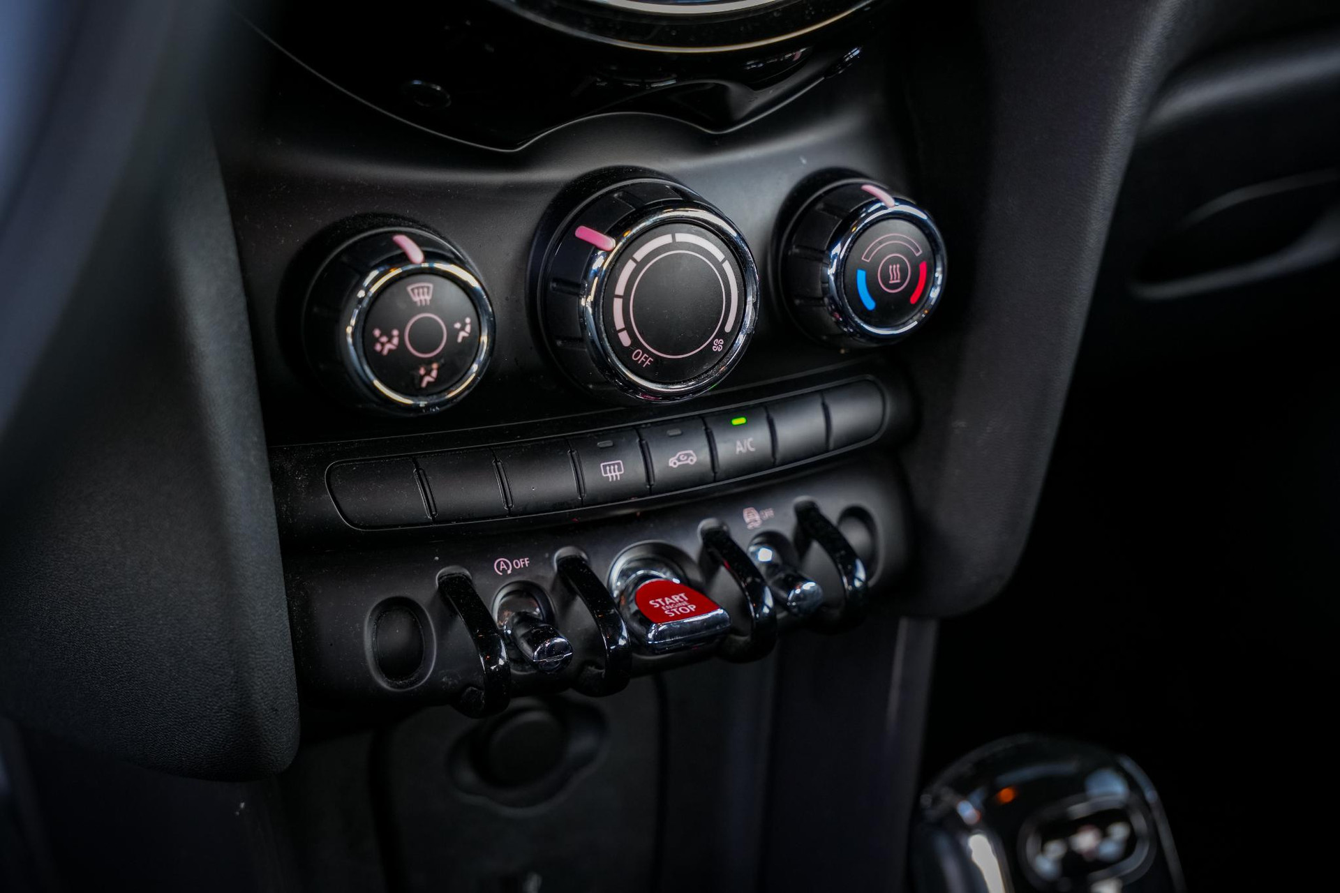 MINI 5-deurs 1.5 One 2019 Midnight black 17