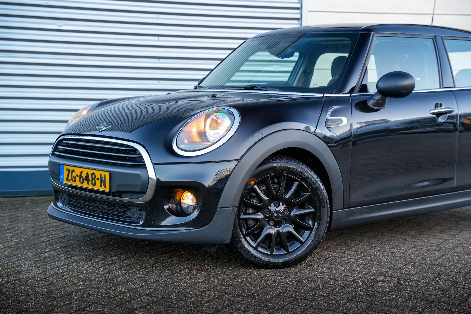 MINI 5-deurs 1.5 One 2019 Midnight black 26