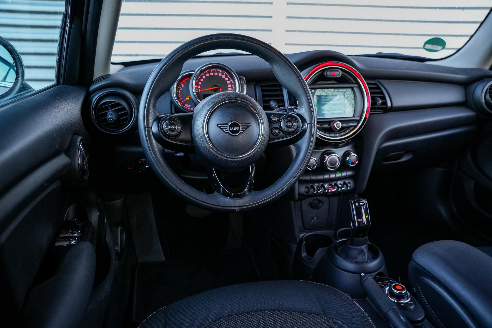 MINI 5-deurs 1.5 One 2019 Midnight black 4