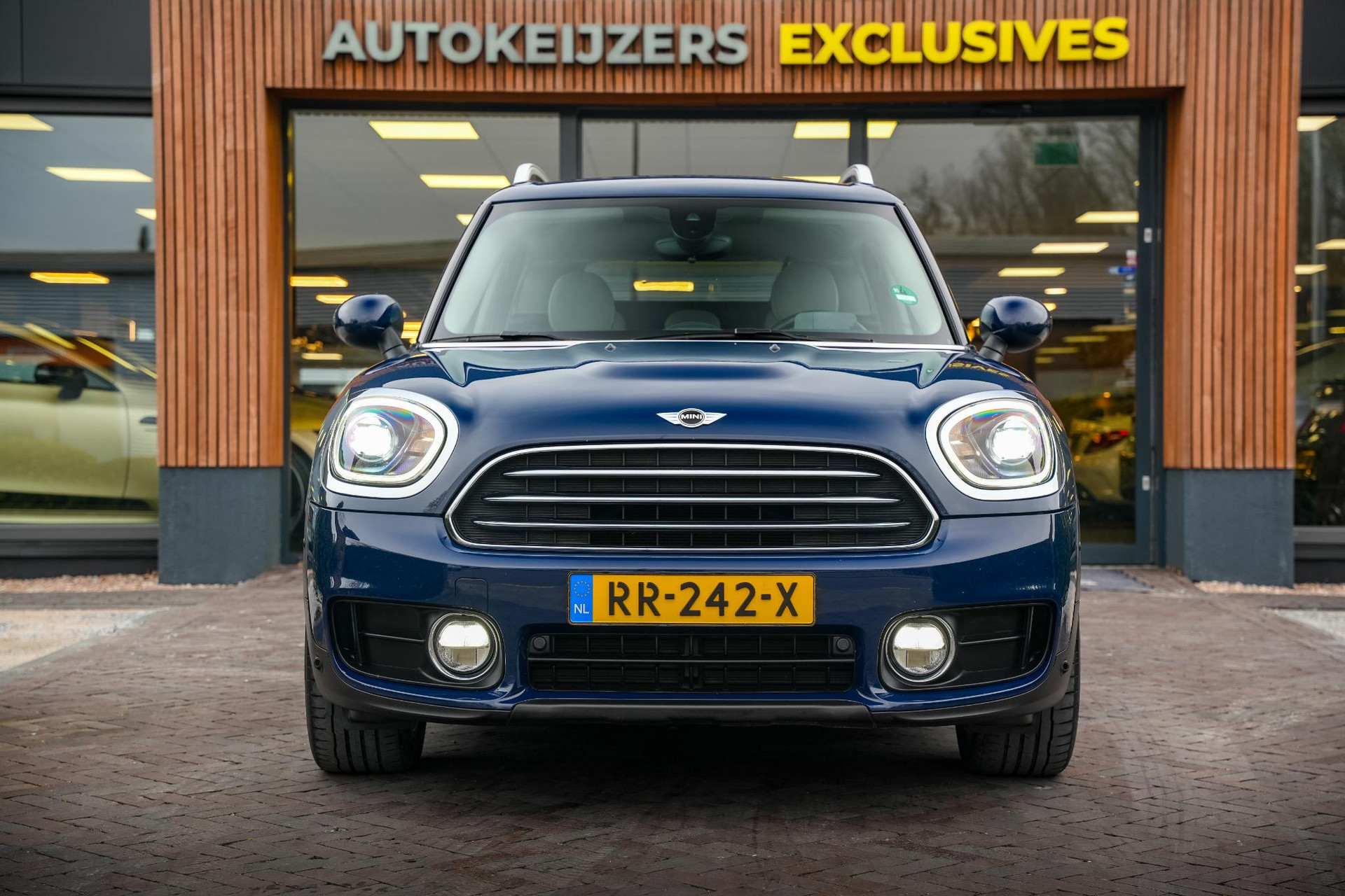 MINI Countryman 2.0 Cooper D Chili 2018 Mini yours lapisluxury blue 3