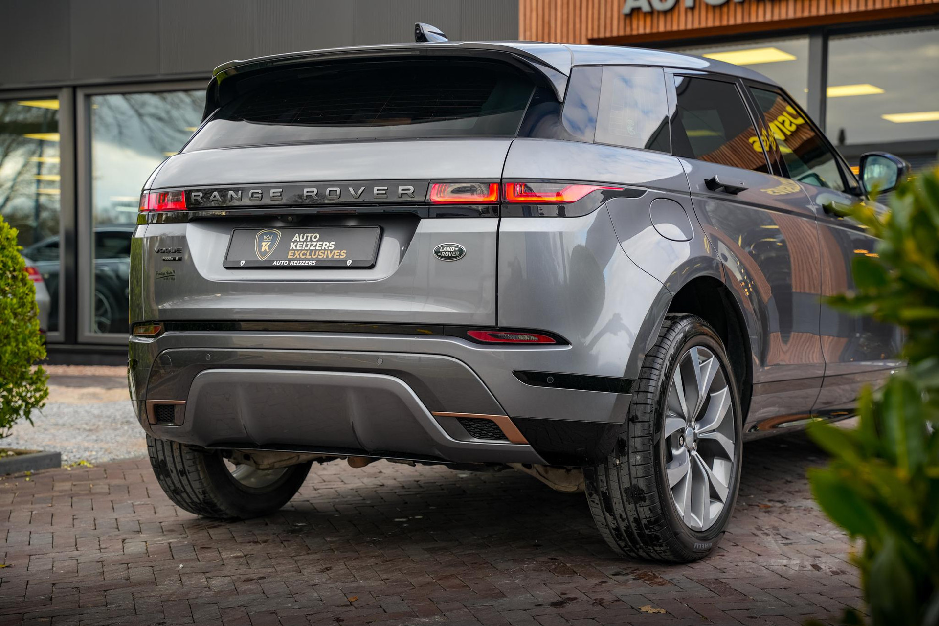Land Rover Range Rover Evoque P300e 2021 EIGER GREY 11