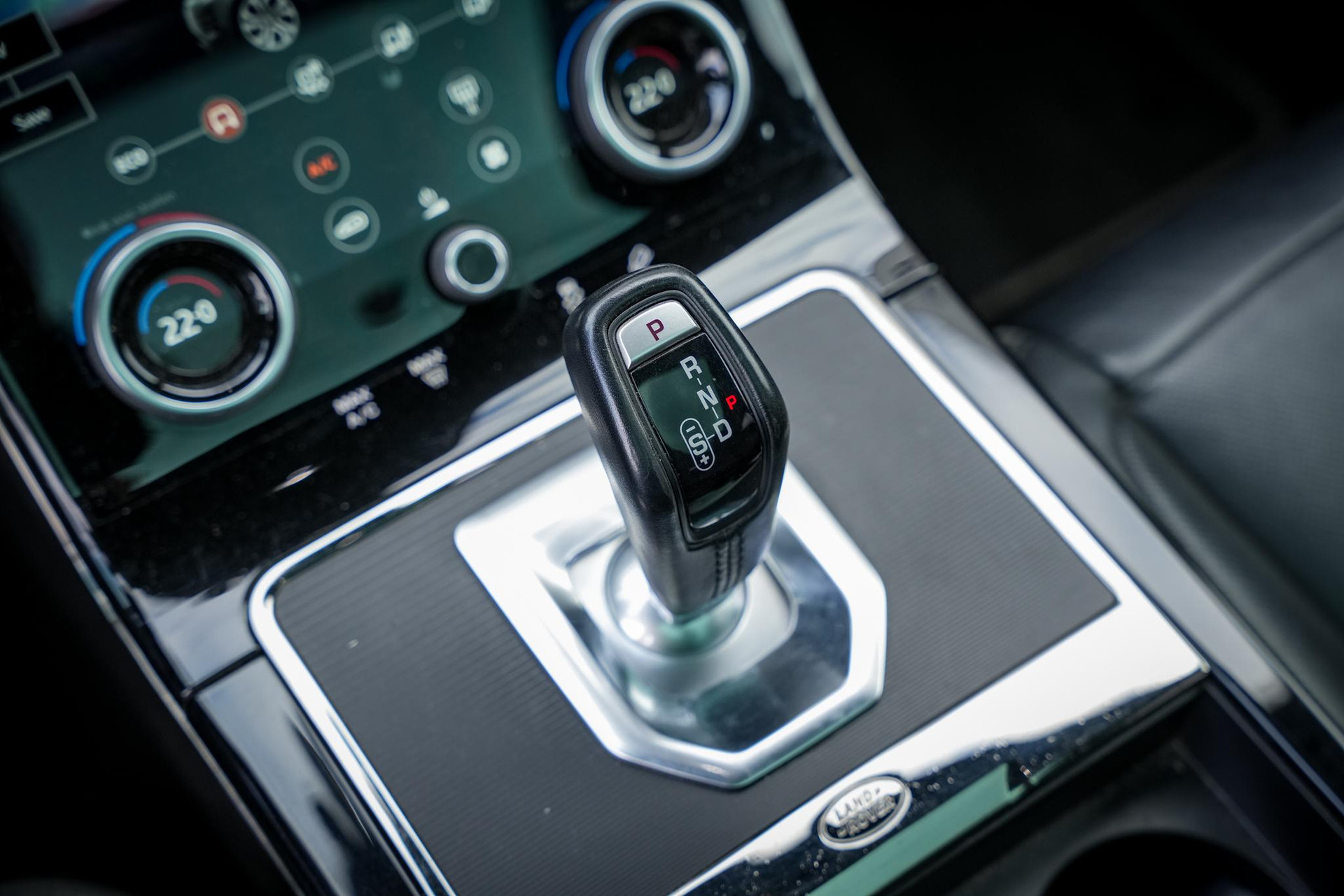 Land Rover Range Rover Evoque P300e 2021 EIGER GREY 15