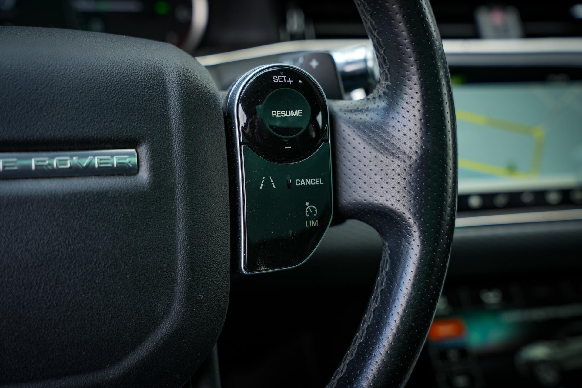 Land Rover Range Rover Evoque P300e 2021 EIGER GREY 22