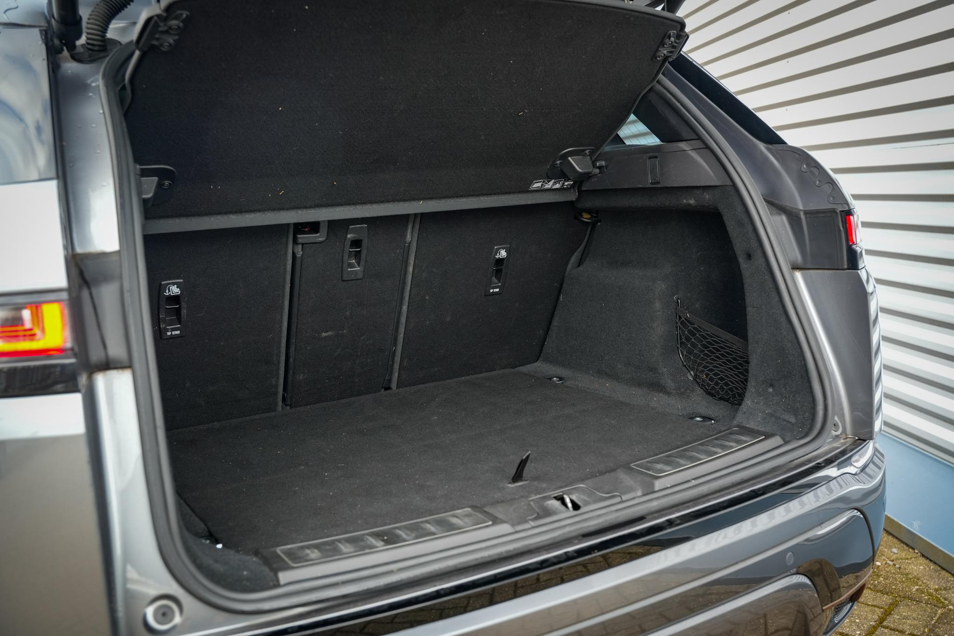 Land Rover Range Rover Evoque P300e 2021 EIGER GREY 28