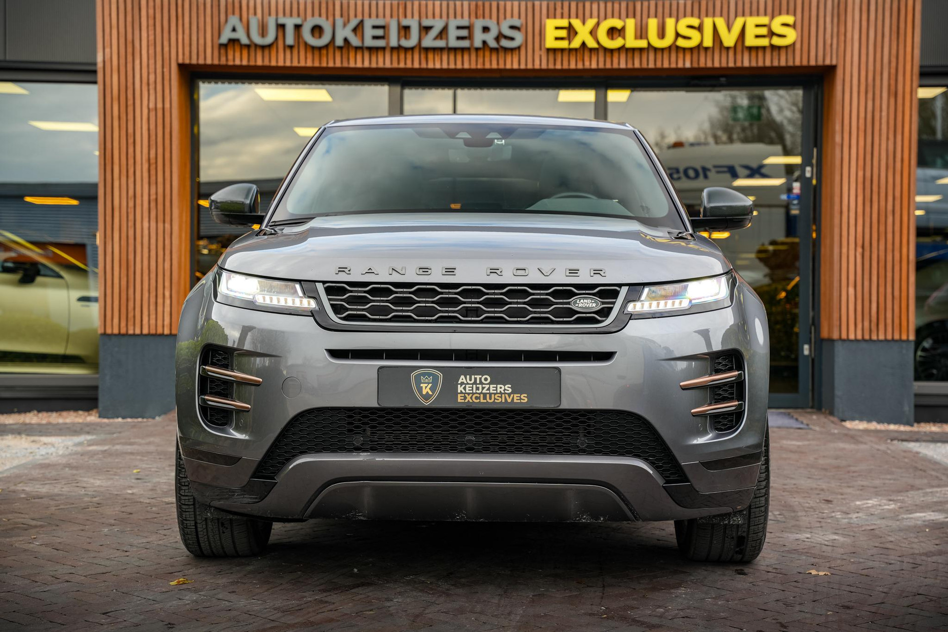 Land Rover Range Rover Evoque P300e 2021 EIGER GREY 3