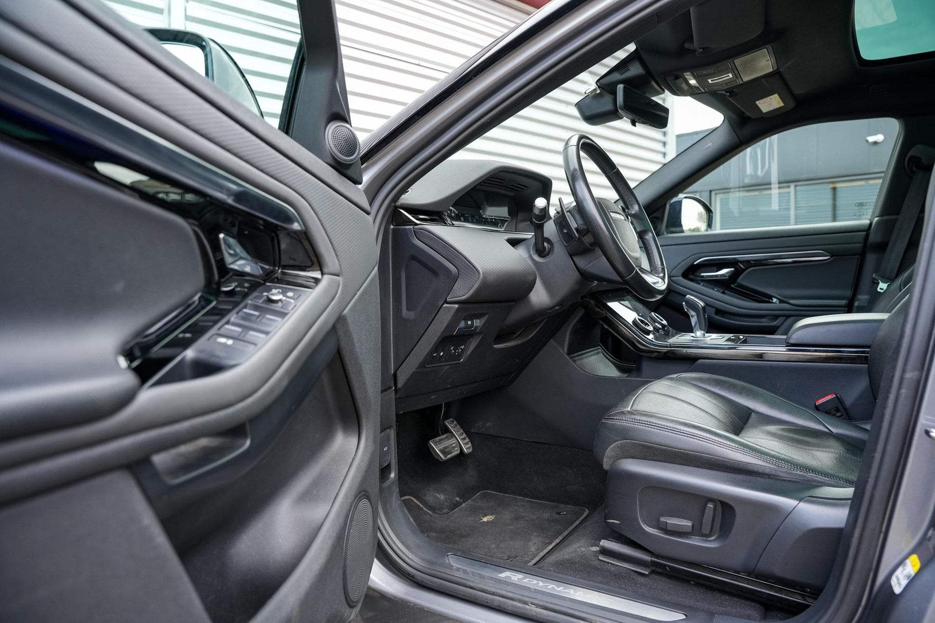 Land Rover Range Rover Evoque P300e 2021 EIGER GREY 6