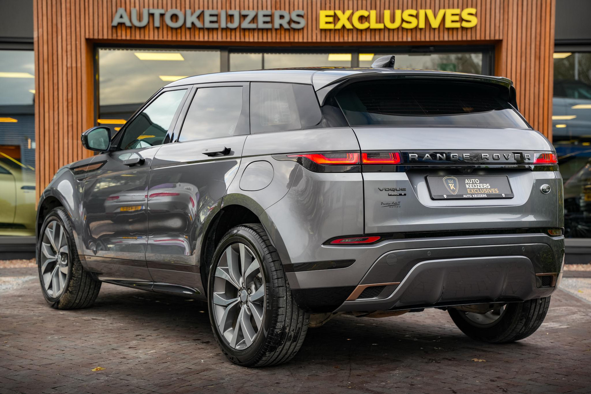 Land Rover Range Rover Evoque P300e 2021 EIGER GREY 7