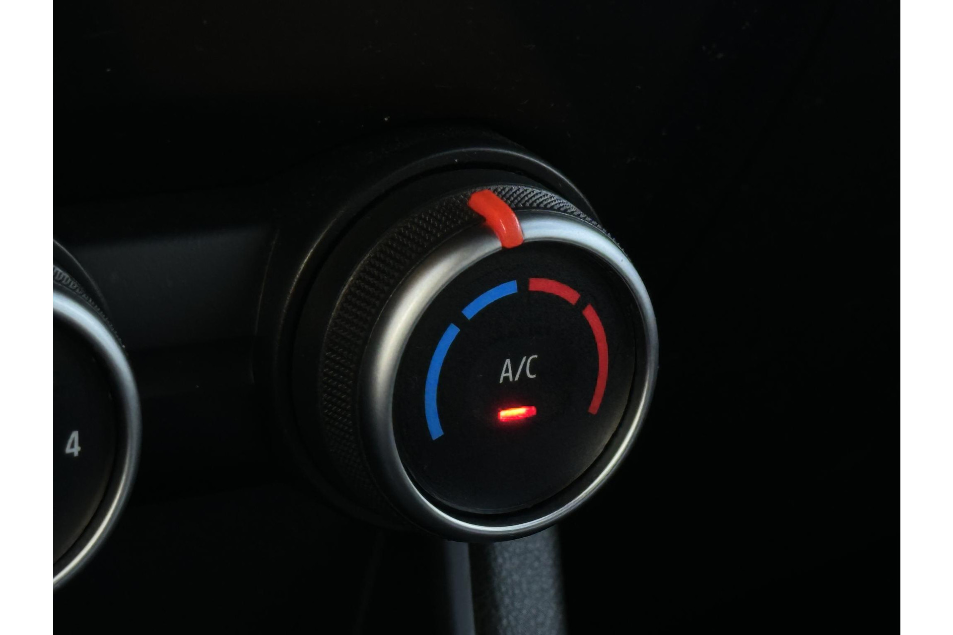 Renault Captur 1.0 TCe 100 Bi-Fuel Zen 2020 Noir etoilé gne 16