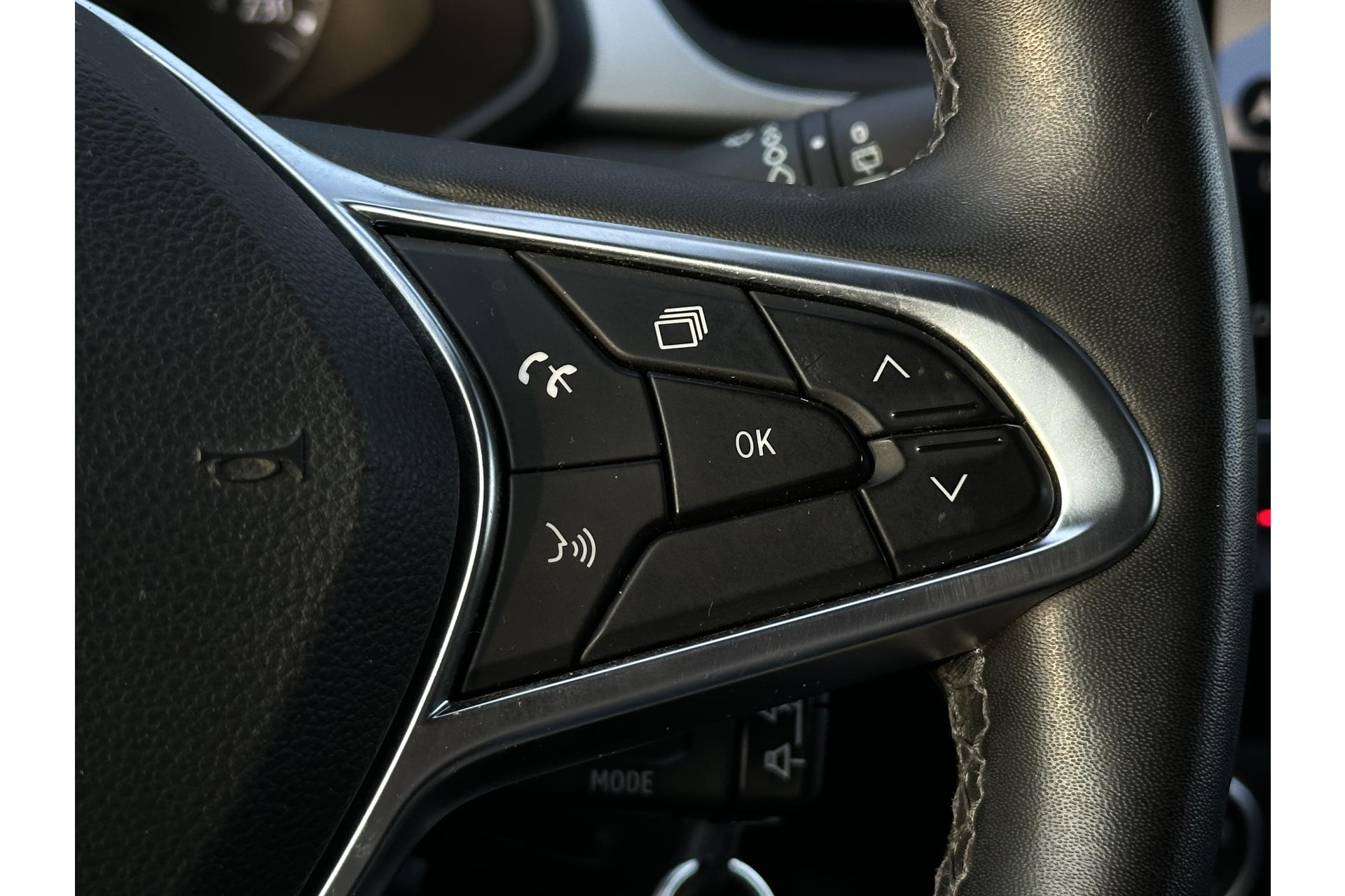 Renault Captur 1.0 TCe 100 Bi-Fuel Zen 2020 Noir etoilé gne 25