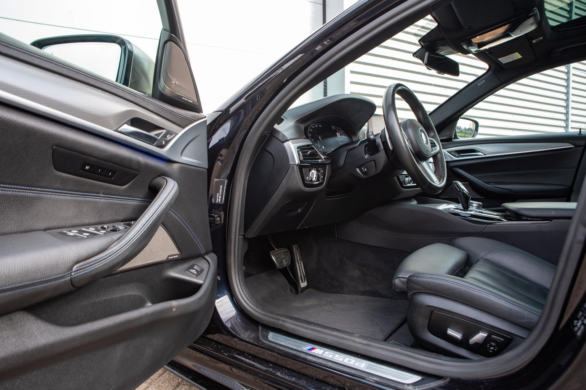 BMW 5 Serie Touring M550d xDrive High Executive 2020  11