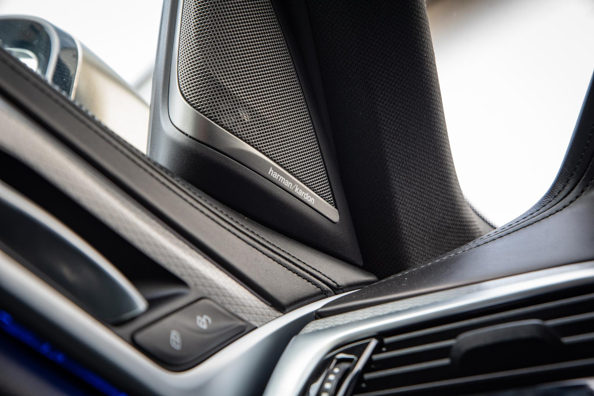 BMW 5 Serie Touring M550d xDrive High Executive 2020  24