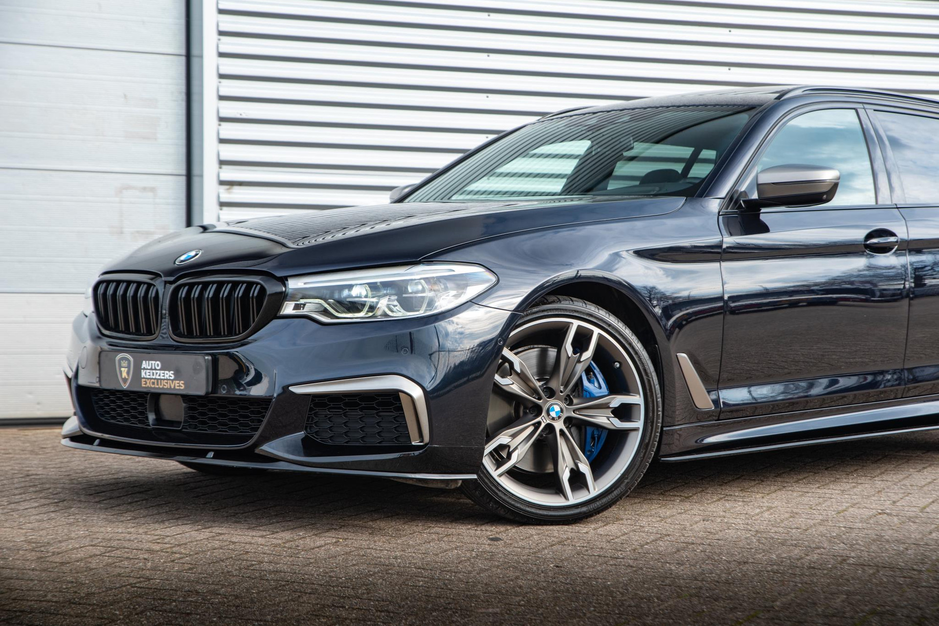 BMW 5 Serie Touring M550d xDrive High Executive 2020  30
