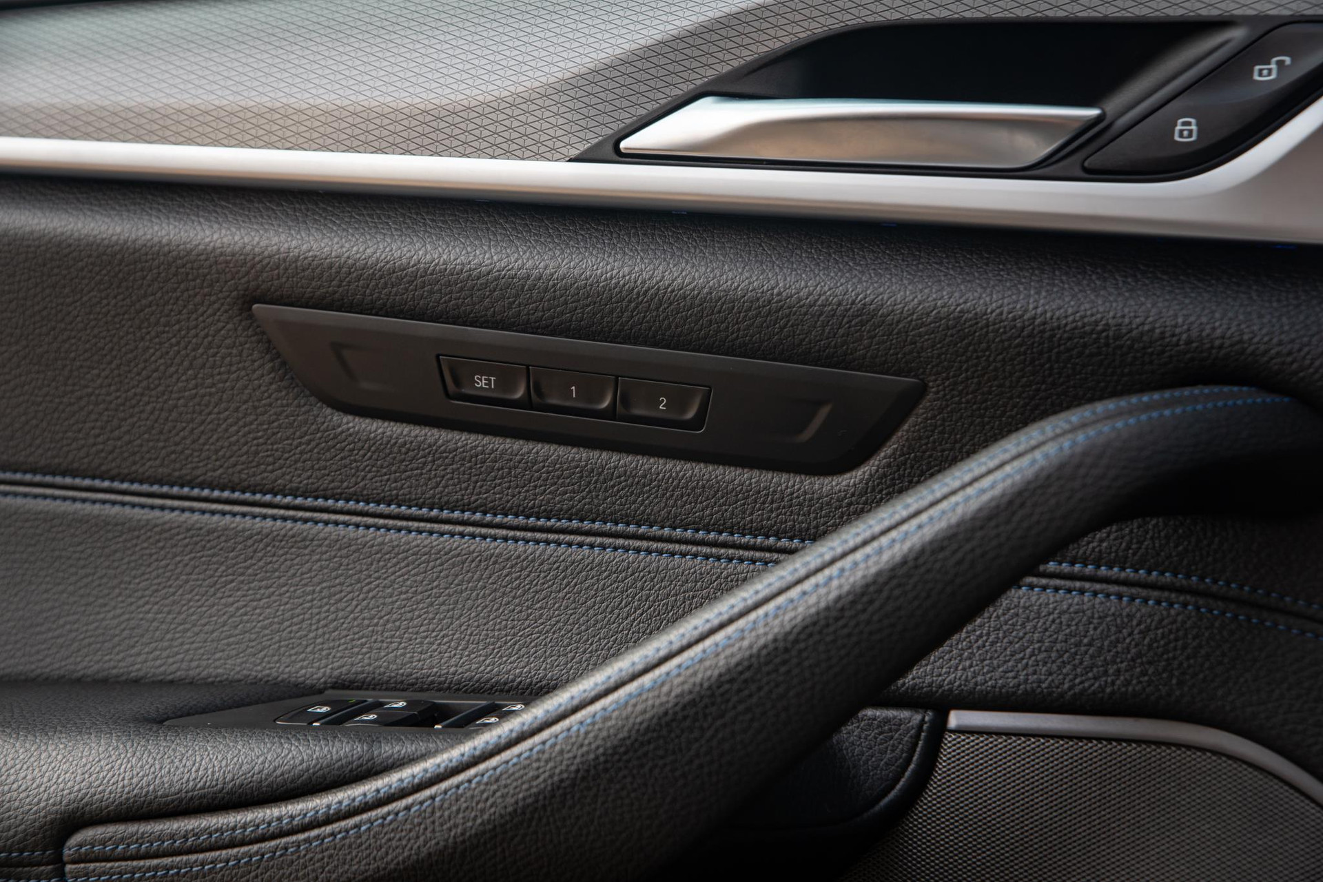 BMW 5 Serie Touring M550d xDrive High Executive 2020  34