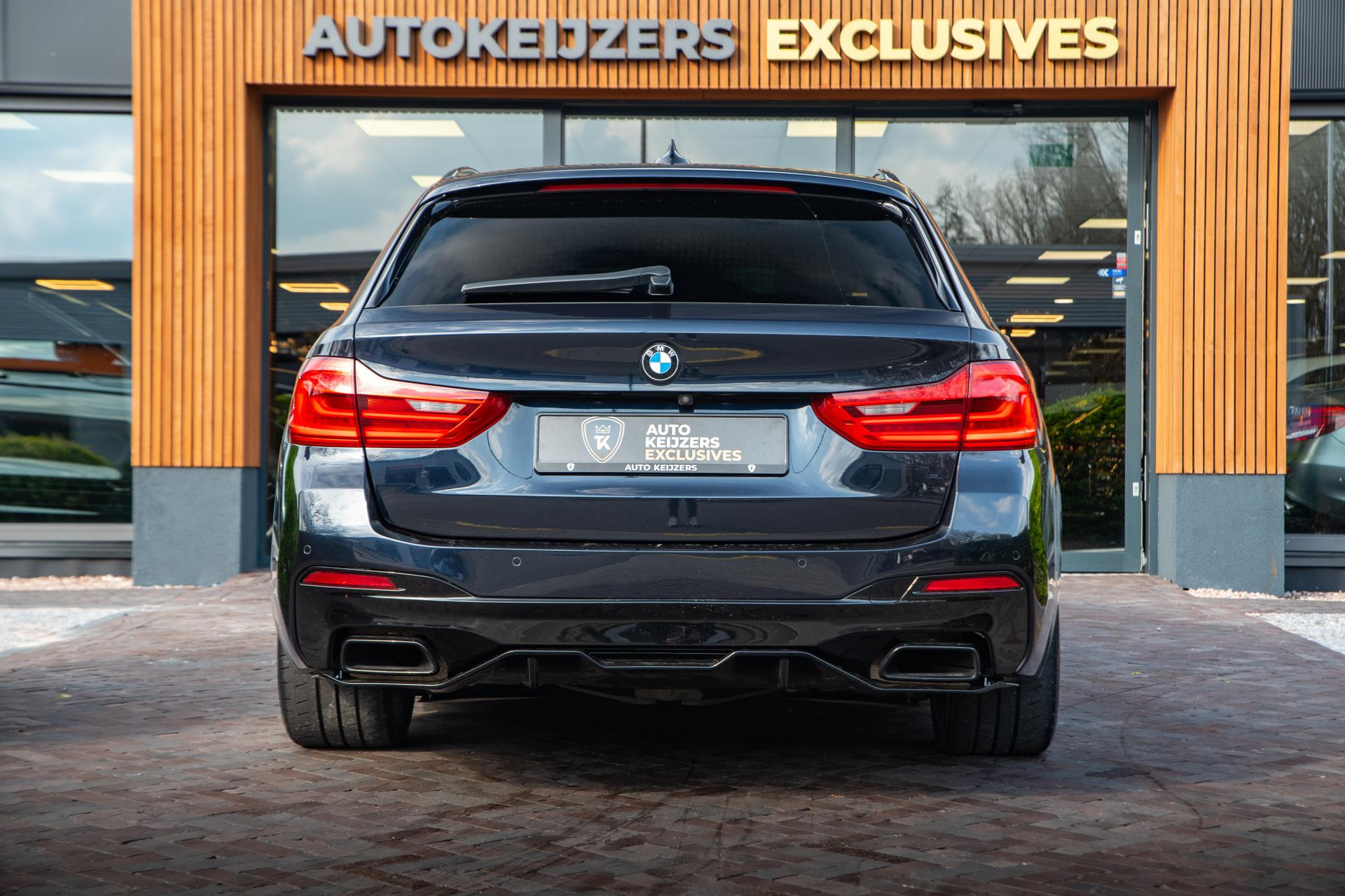 BMW 5 Serie Touring M550d xDrive High Executive 2020  6