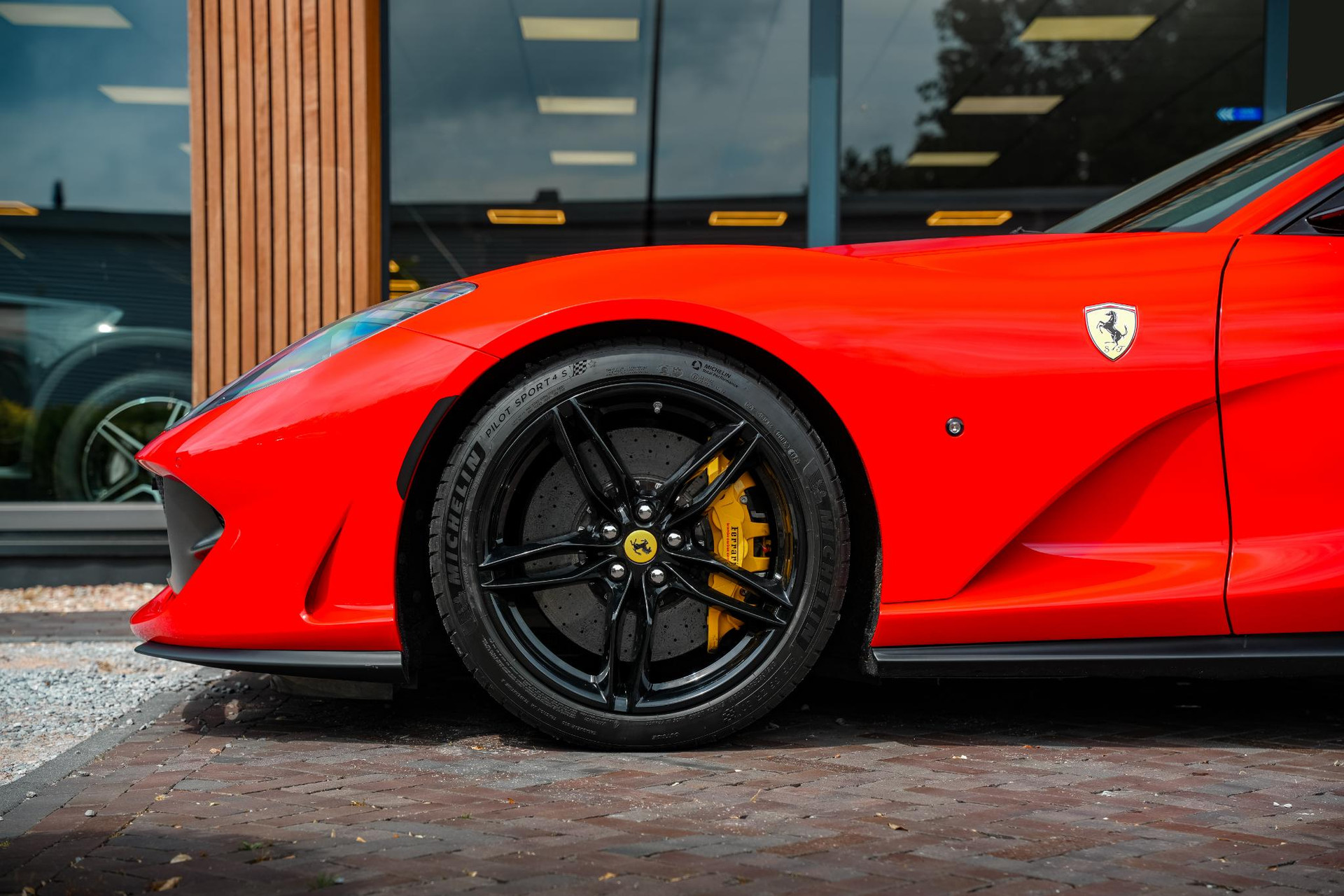 Ferrari 812 6.5 V12 Superfast HELE 2019 Rosso Scuderia 12