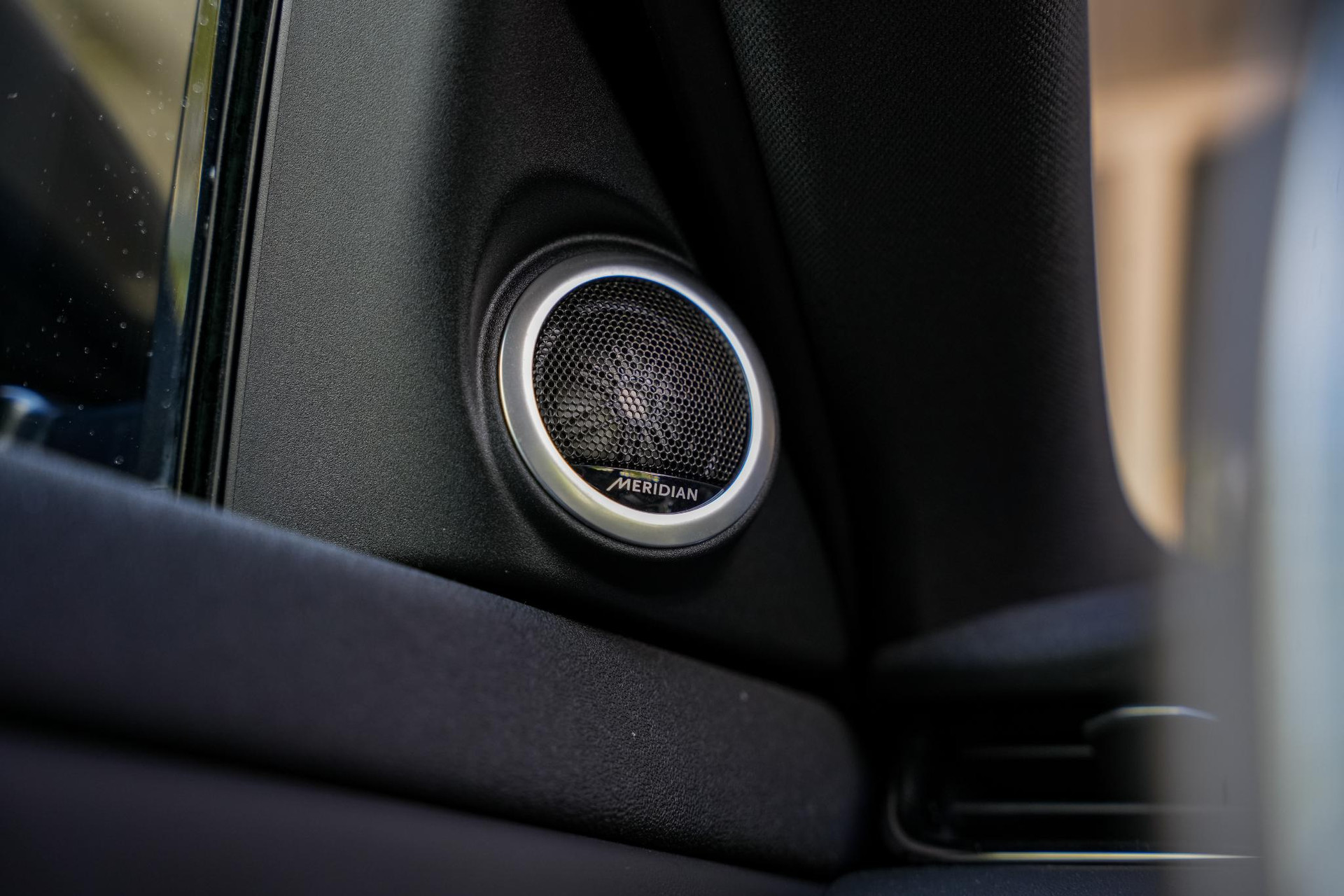 Land Rover Range Rover Evoque 2.0 P300 AWD R-Dynamic HSE 2019  22