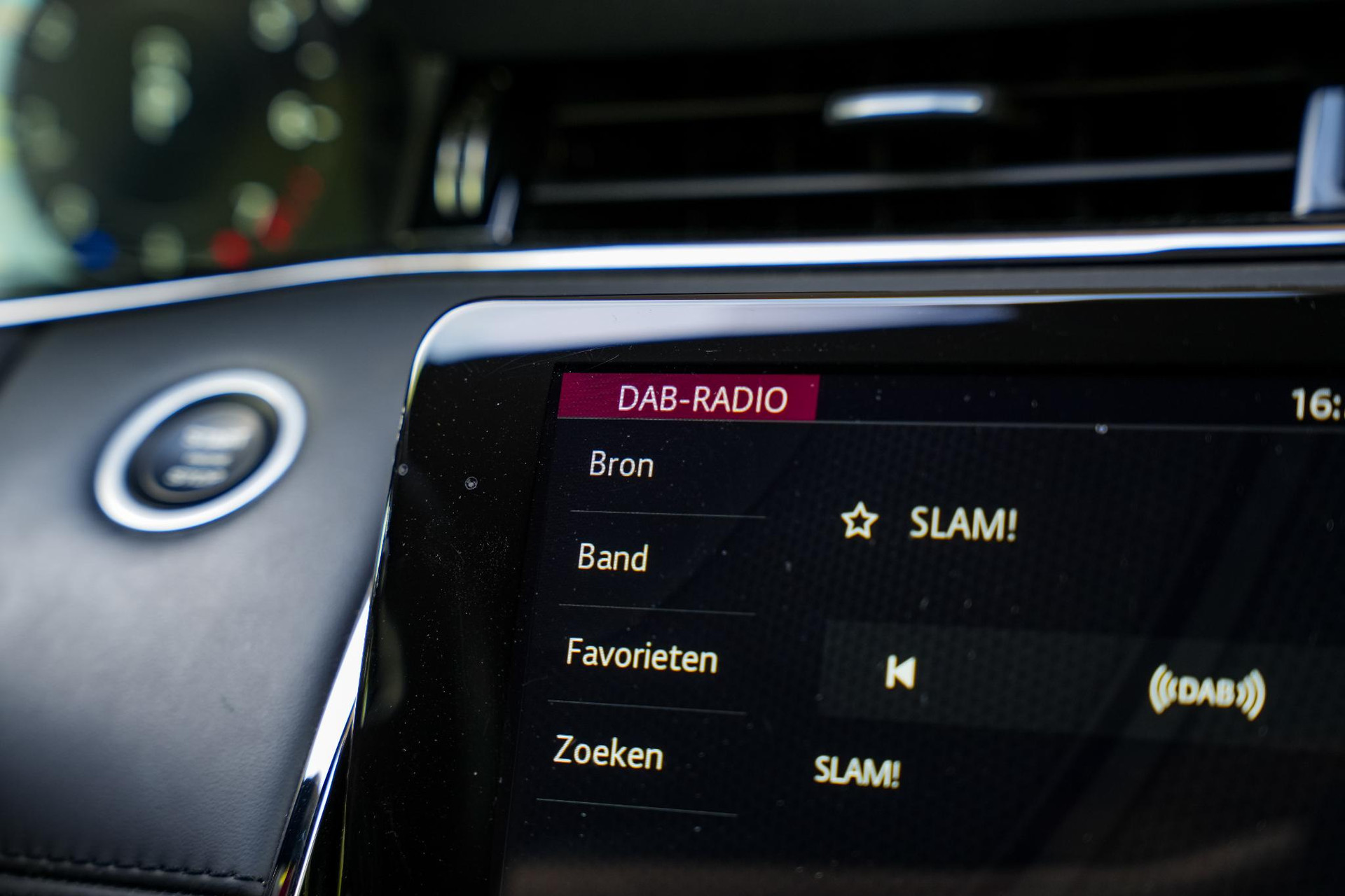 Land Rover Range Rover Evoque 2.0 P300 AWD R-Dynamic HSE 2019  25