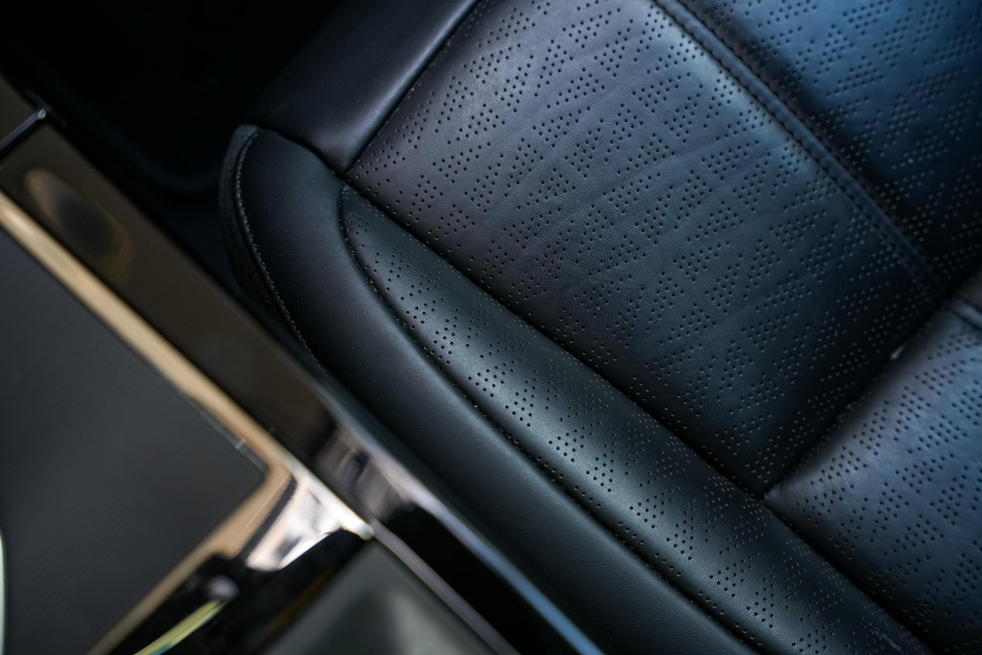 Land Rover Range Rover Evoque 2.0 P300 AWD R-Dynamic HSE 2019  26