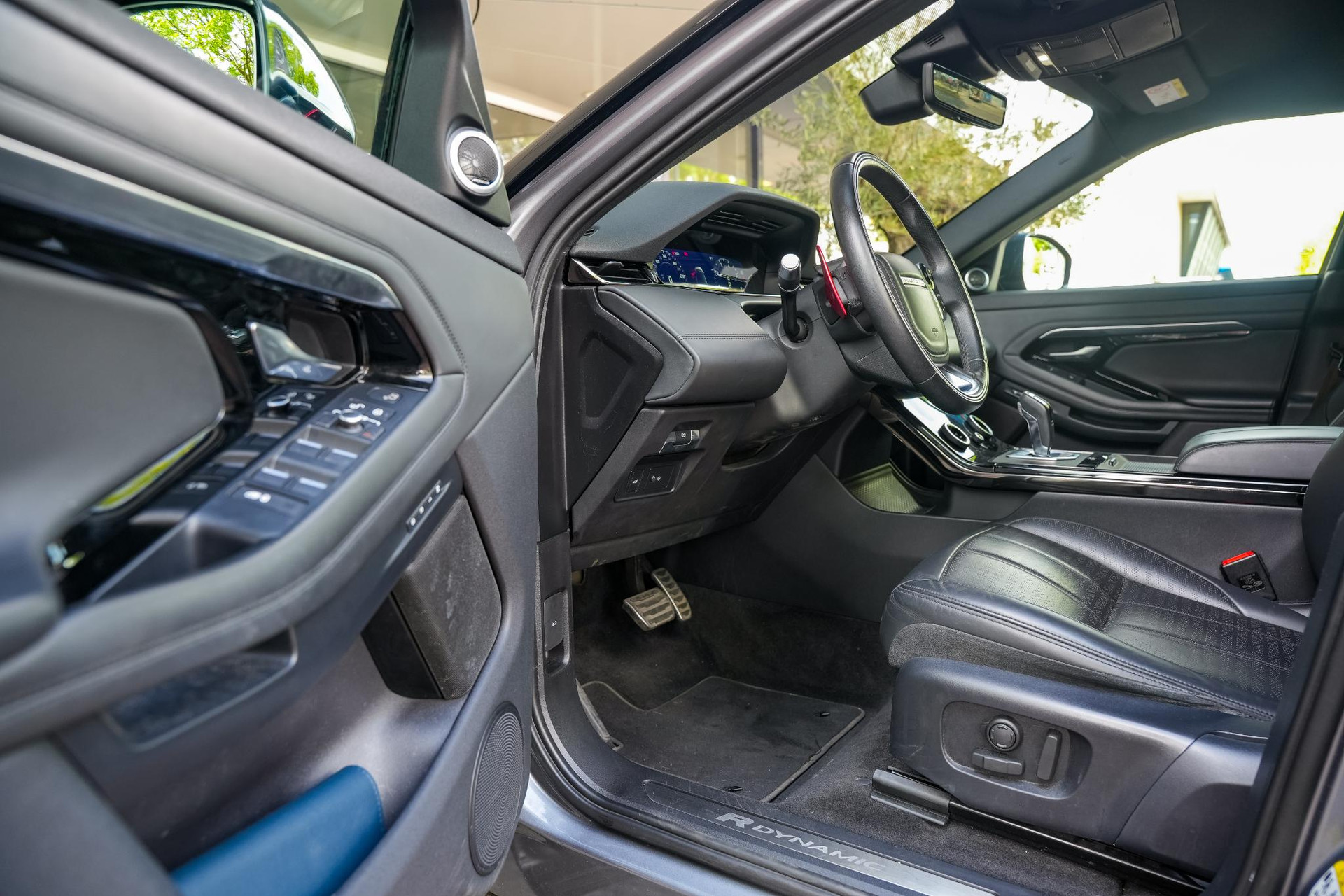 Land Rover Range Rover Evoque 2.0 P300 AWD R-Dynamic HSE 2019  6