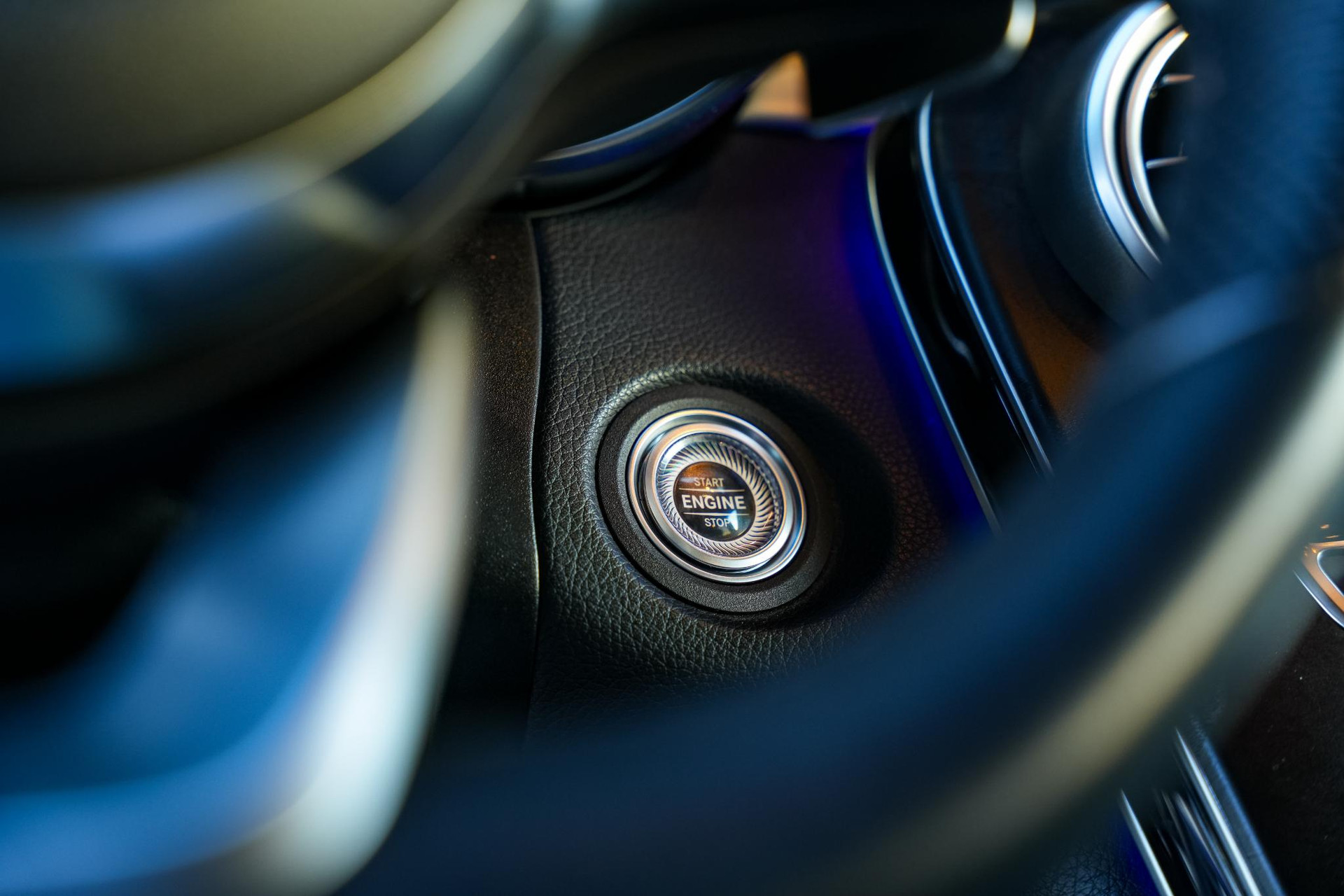 Mercedes-Benz GLC 300e 4MATIC Business Solution AMG 2020  23