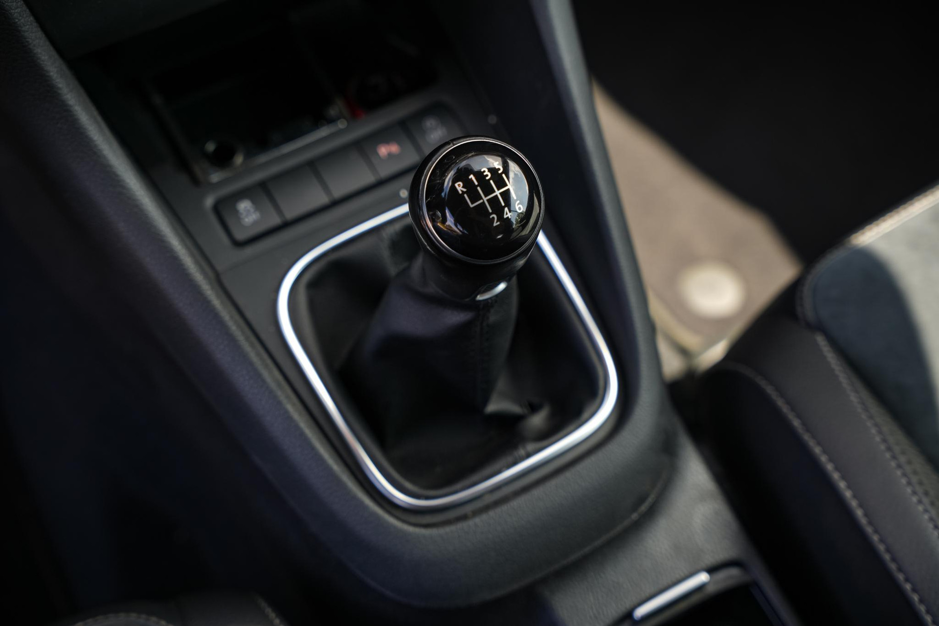 Volkswagen GOLF Cabriolet 1.2 TSI BlueMotion 2012 Tungsten silver / zwart dak 14