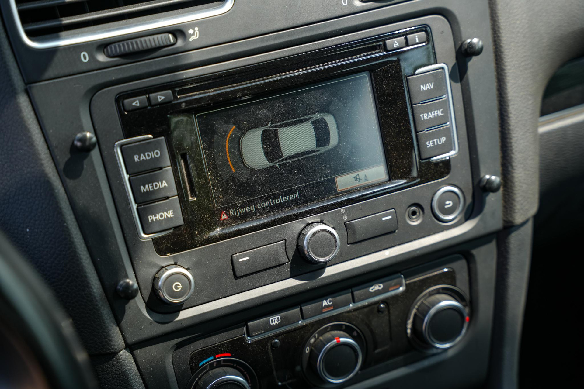 Volkswagen GOLF Cabriolet 1.2 TSI BlueMotion 2012 Tungsten silver / zwart dak 16