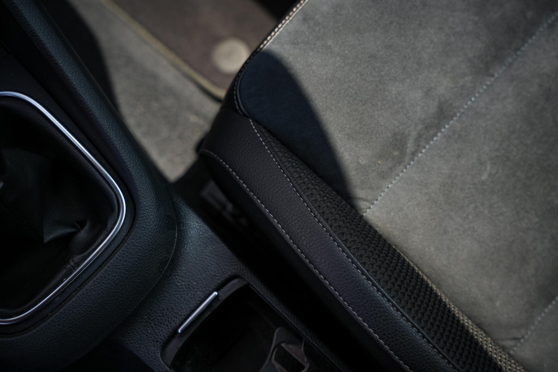 Volkswagen GOLF Cabriolet 1.2 TSI BlueMotion 2012 Tungsten silver / zwart dak 22