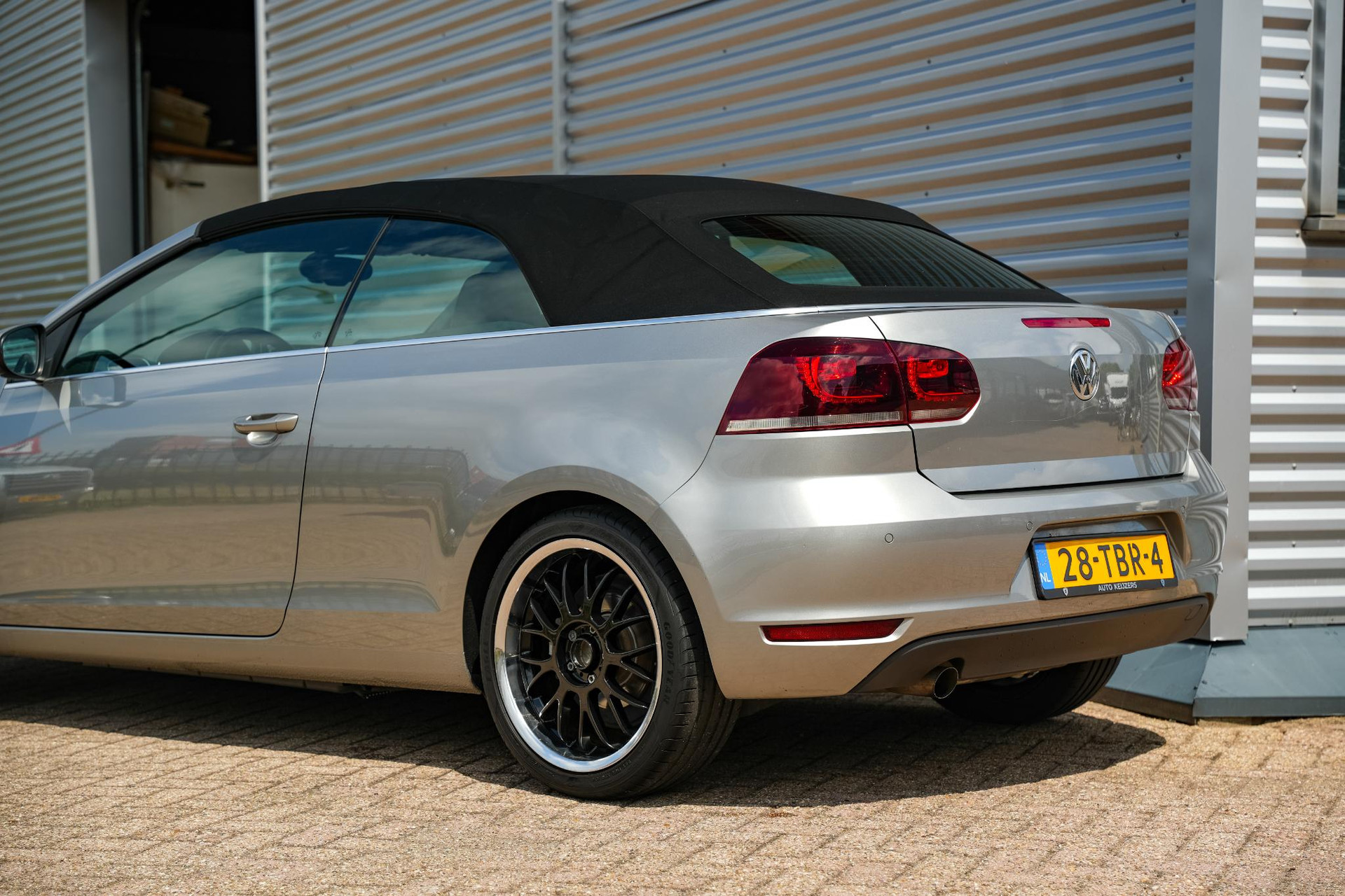 Volkswagen GOLF Cabriolet 1.2 TSI BlueMotion 2012 Tungsten silver / zwart dak 27