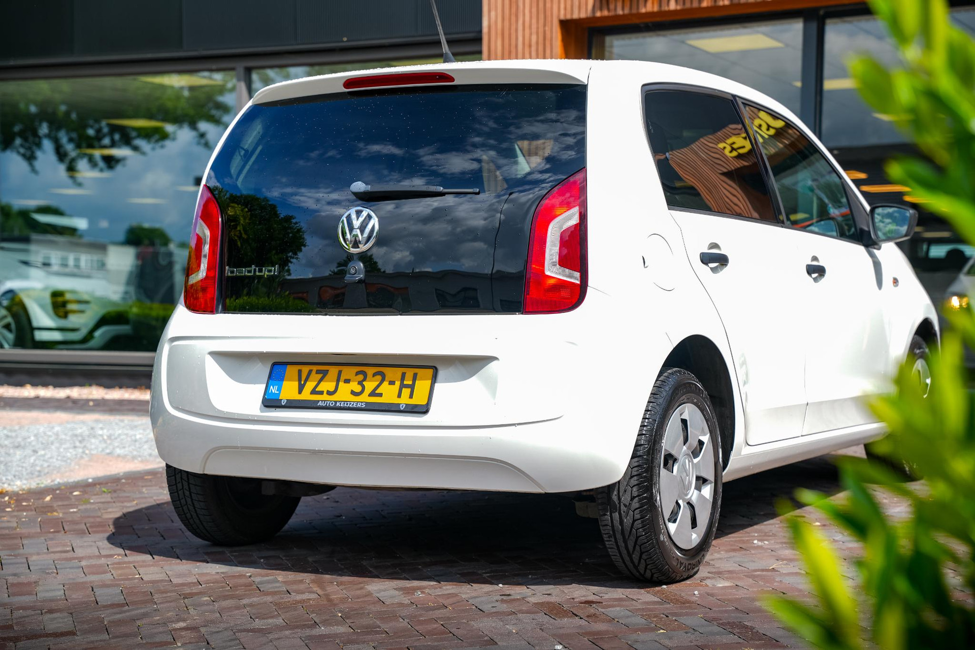 Volkswagen up! Load Up! 2016  11