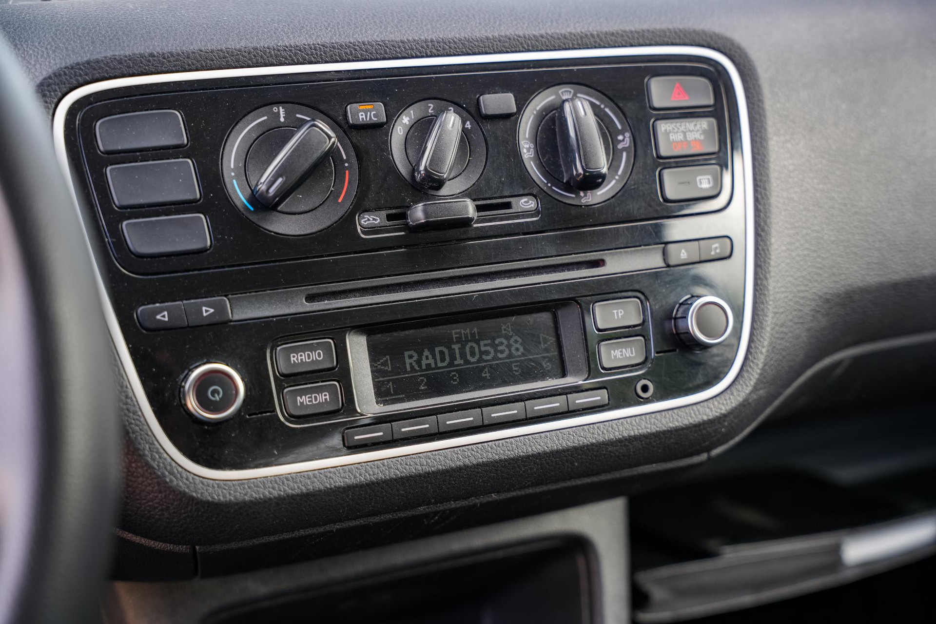 Volkswagen up! Load Up! 2016  17