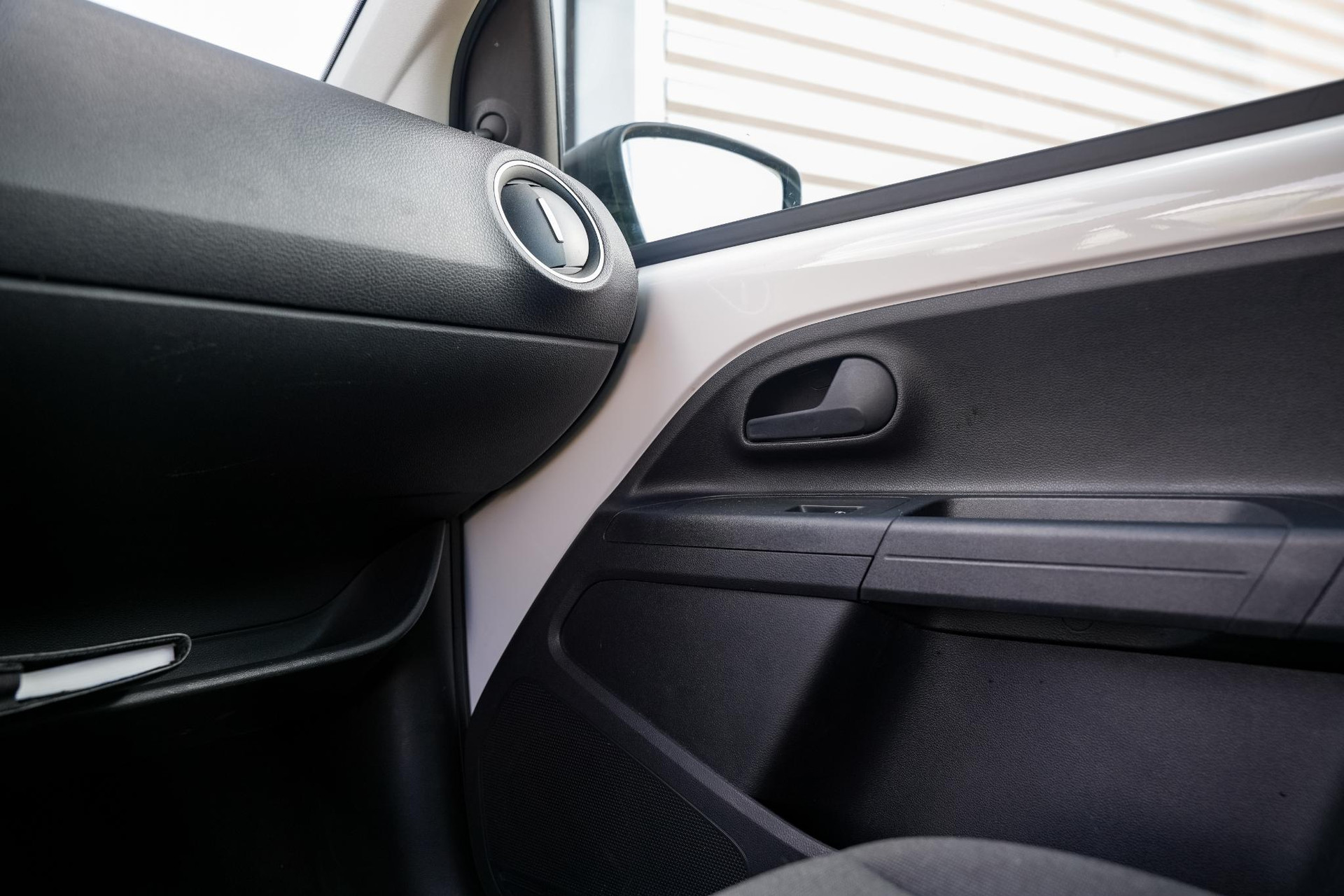 Volkswagen up! Load Up! 2016  21