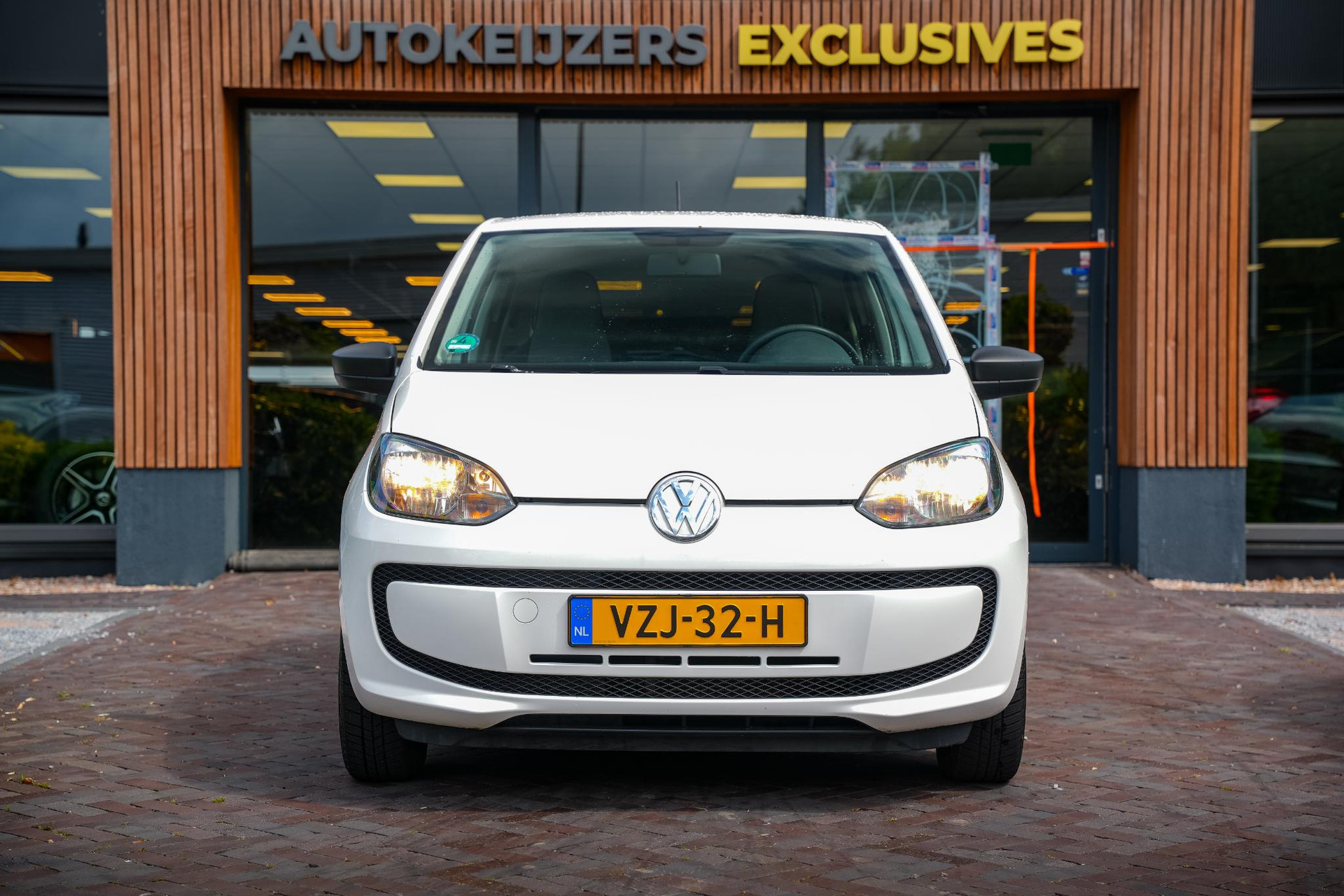 Volkswagen up! Load Up! 2016  3
