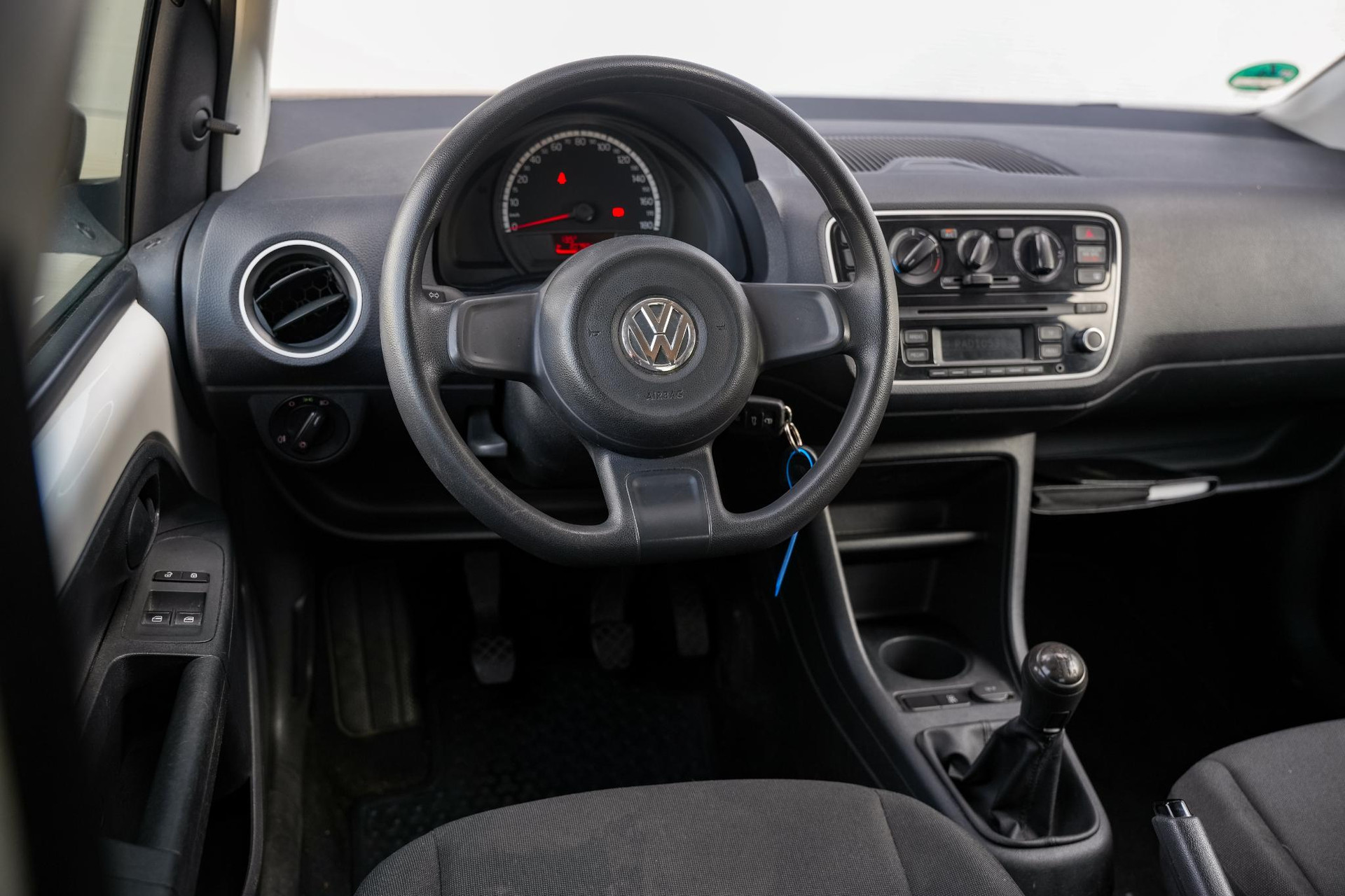 Volkswagen up! Load Up! 2016  4