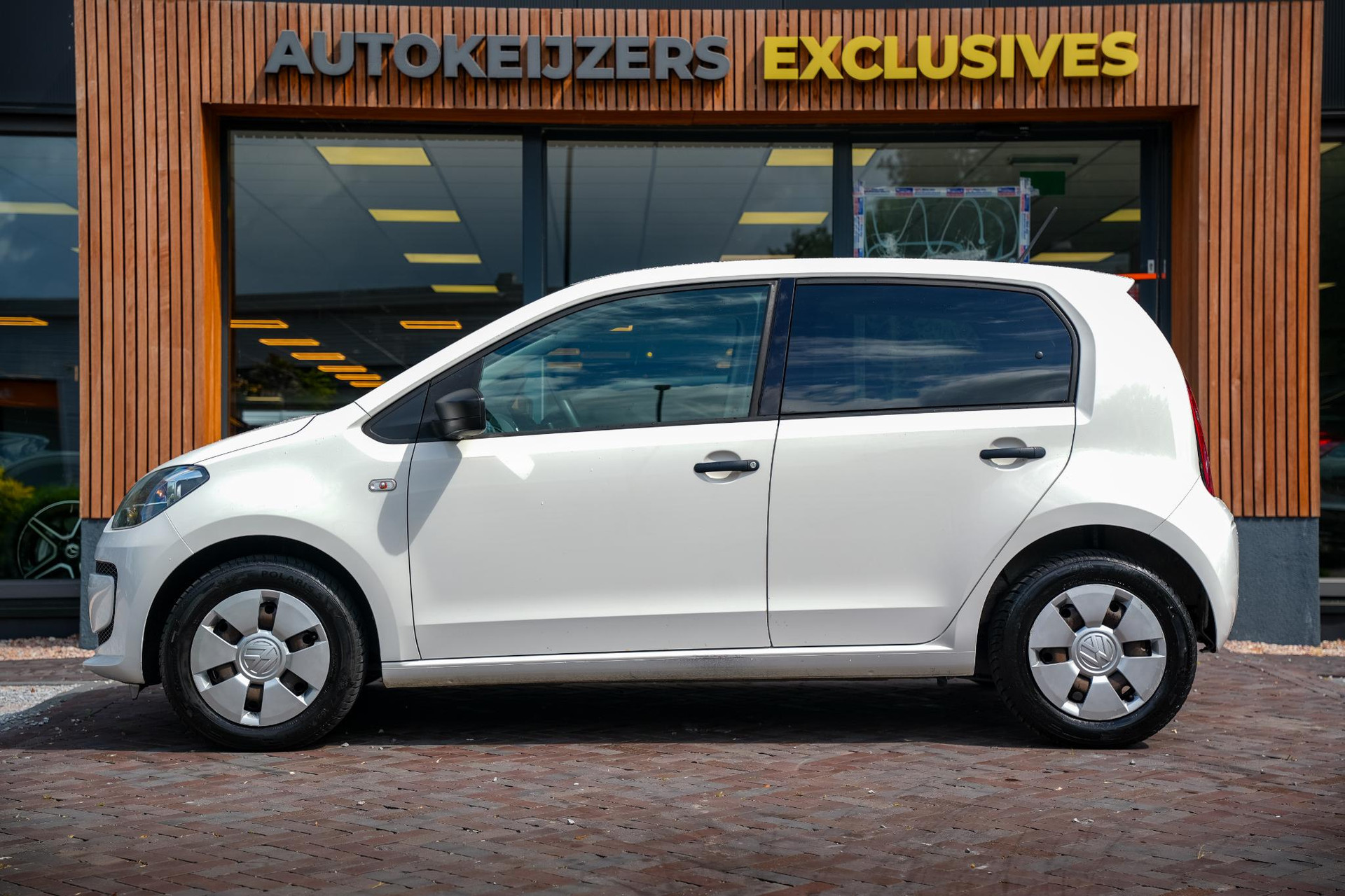 Volkswagen up! Load Up! 2016  5