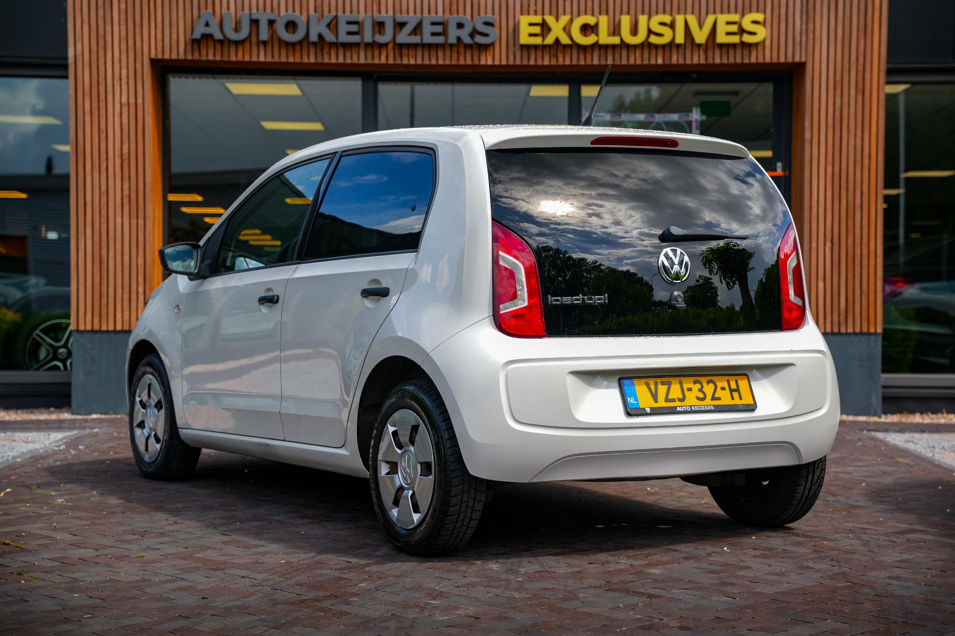 Volkswagen up! Load Up! 2016  7