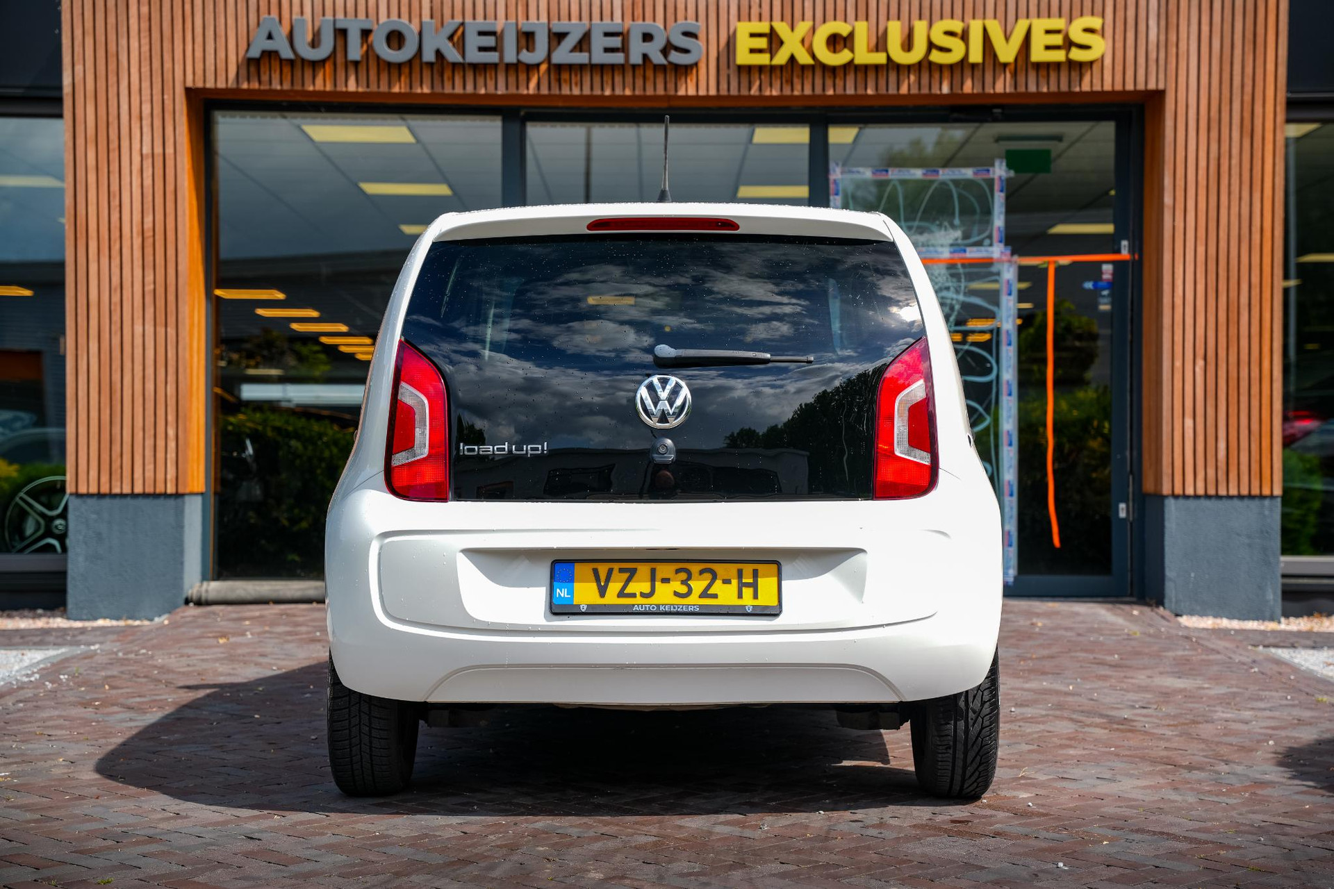 Volkswagen up! Load Up! 2016  9